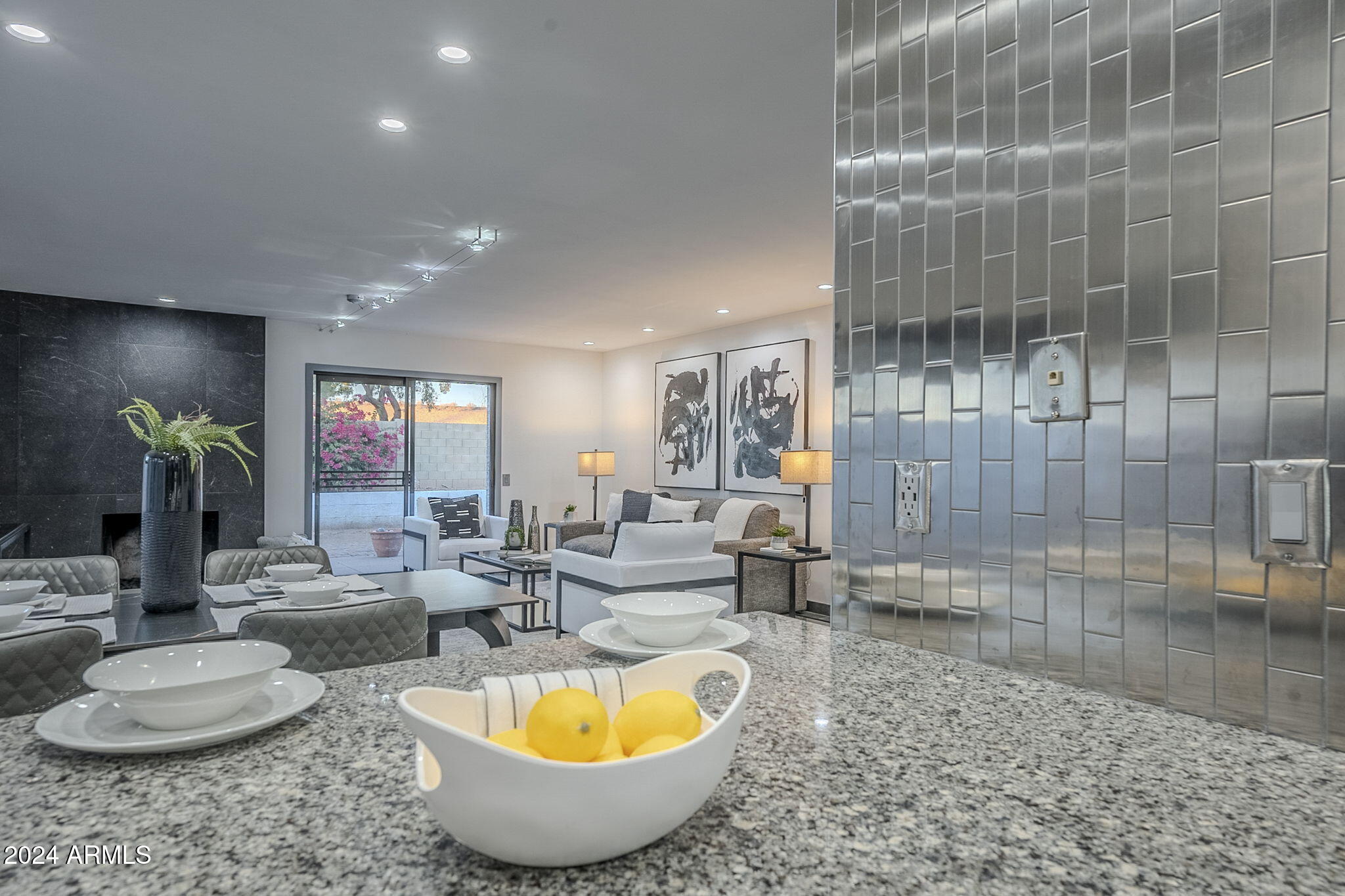 6708 E Juniper Avenue