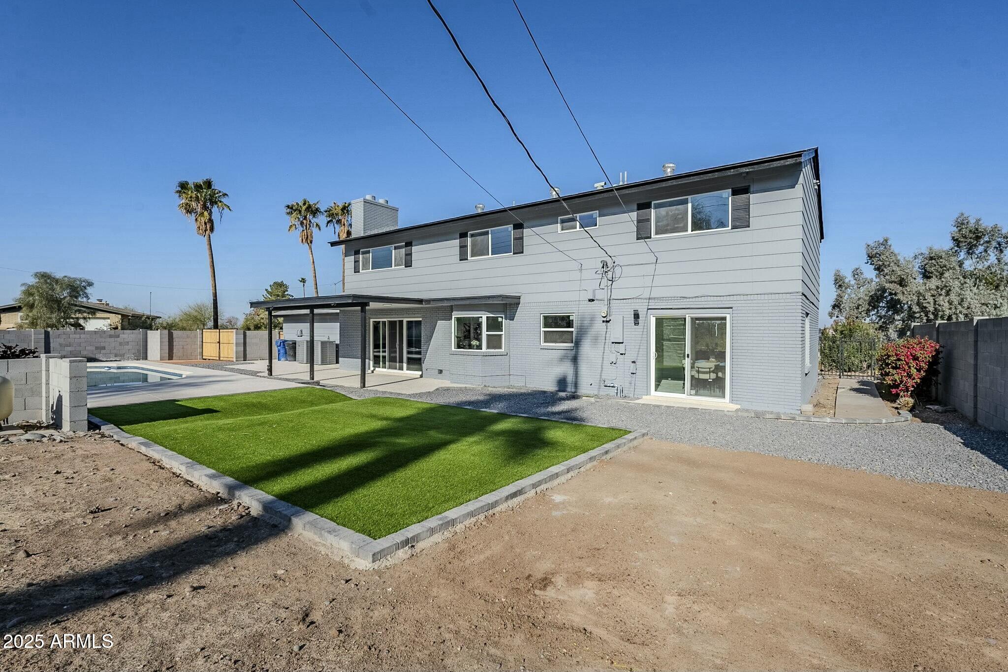 925 W FAIRWAY Drive