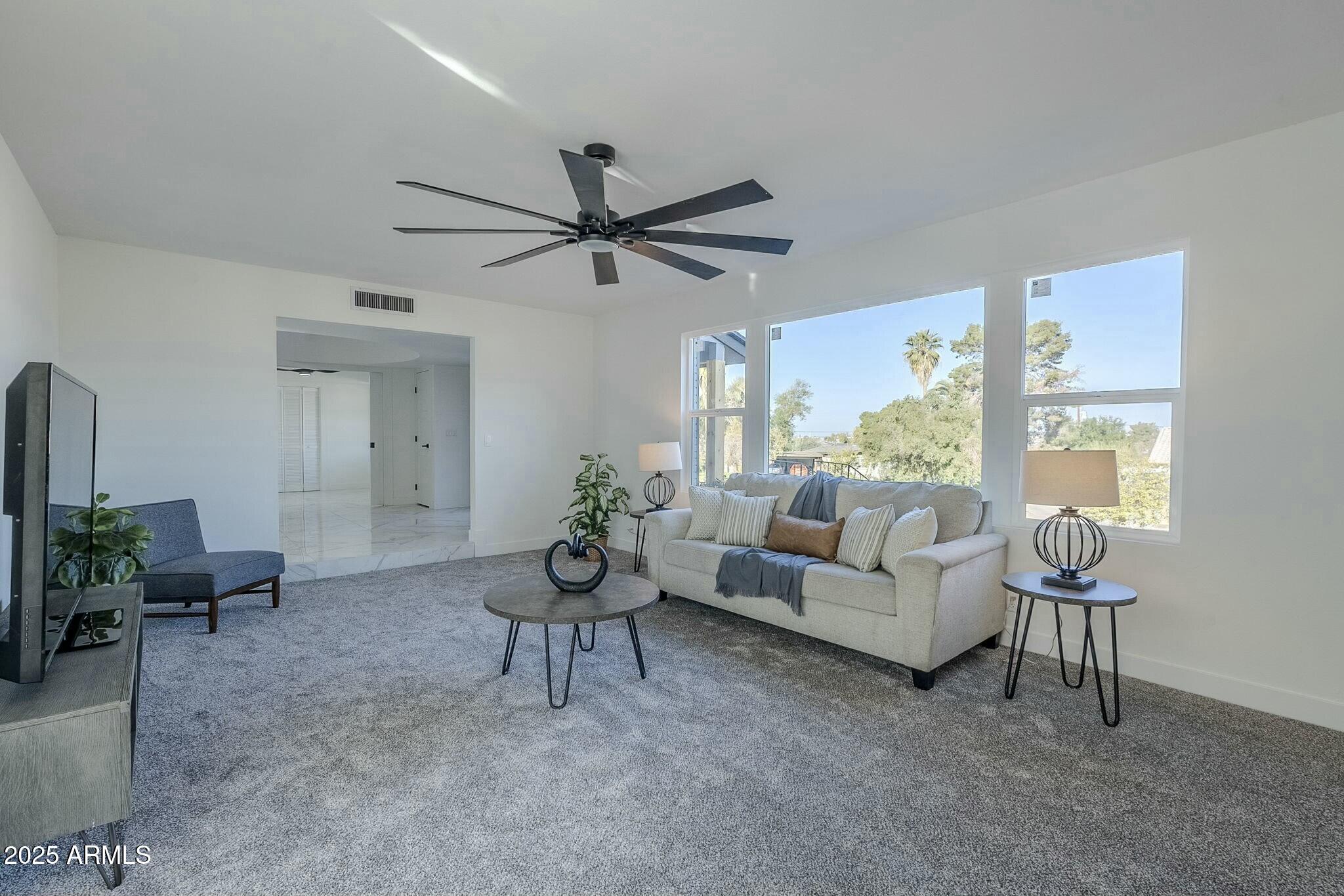 925 W FAIRWAY Drive