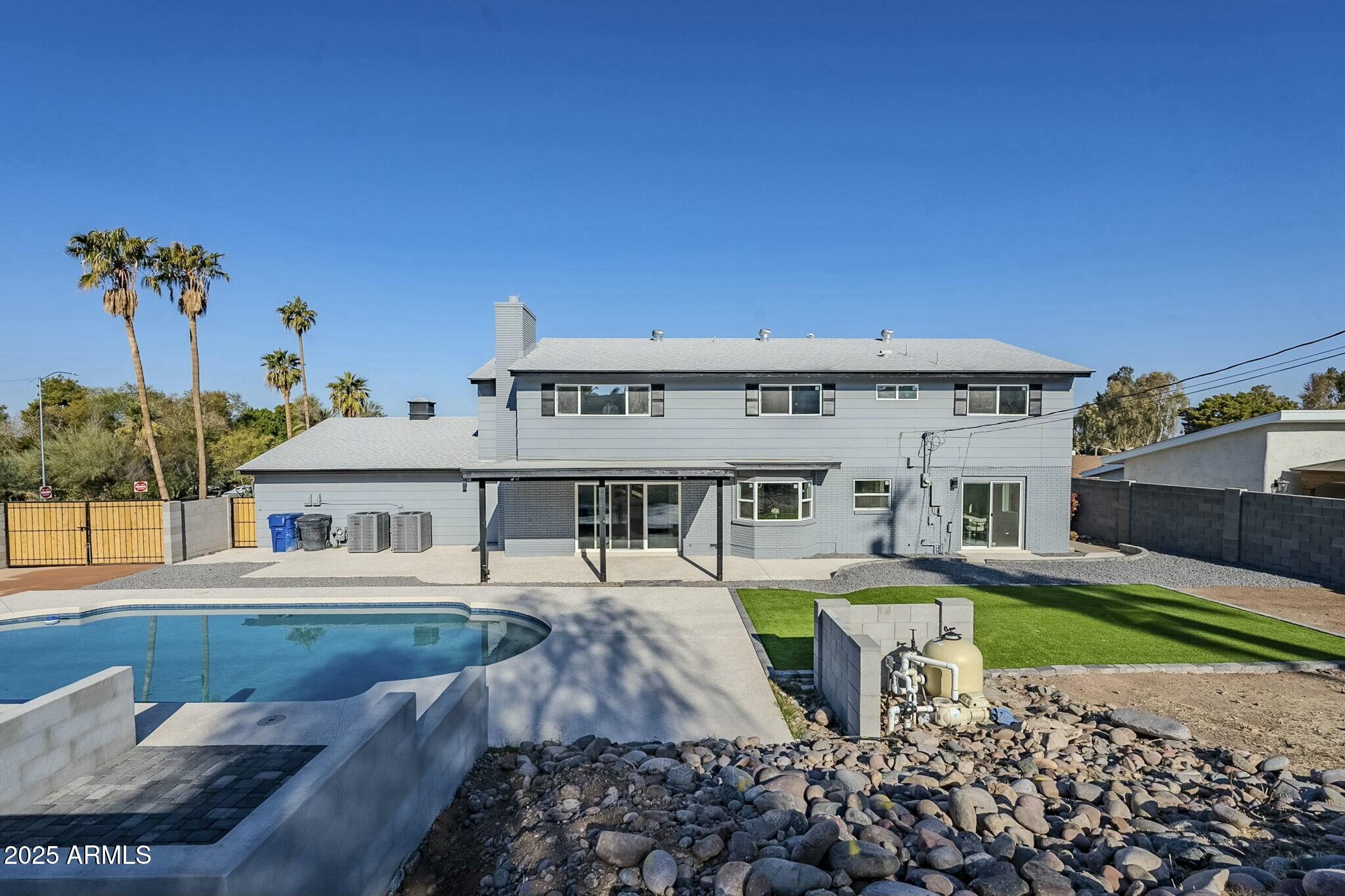 925 W FAIRWAY Drive
