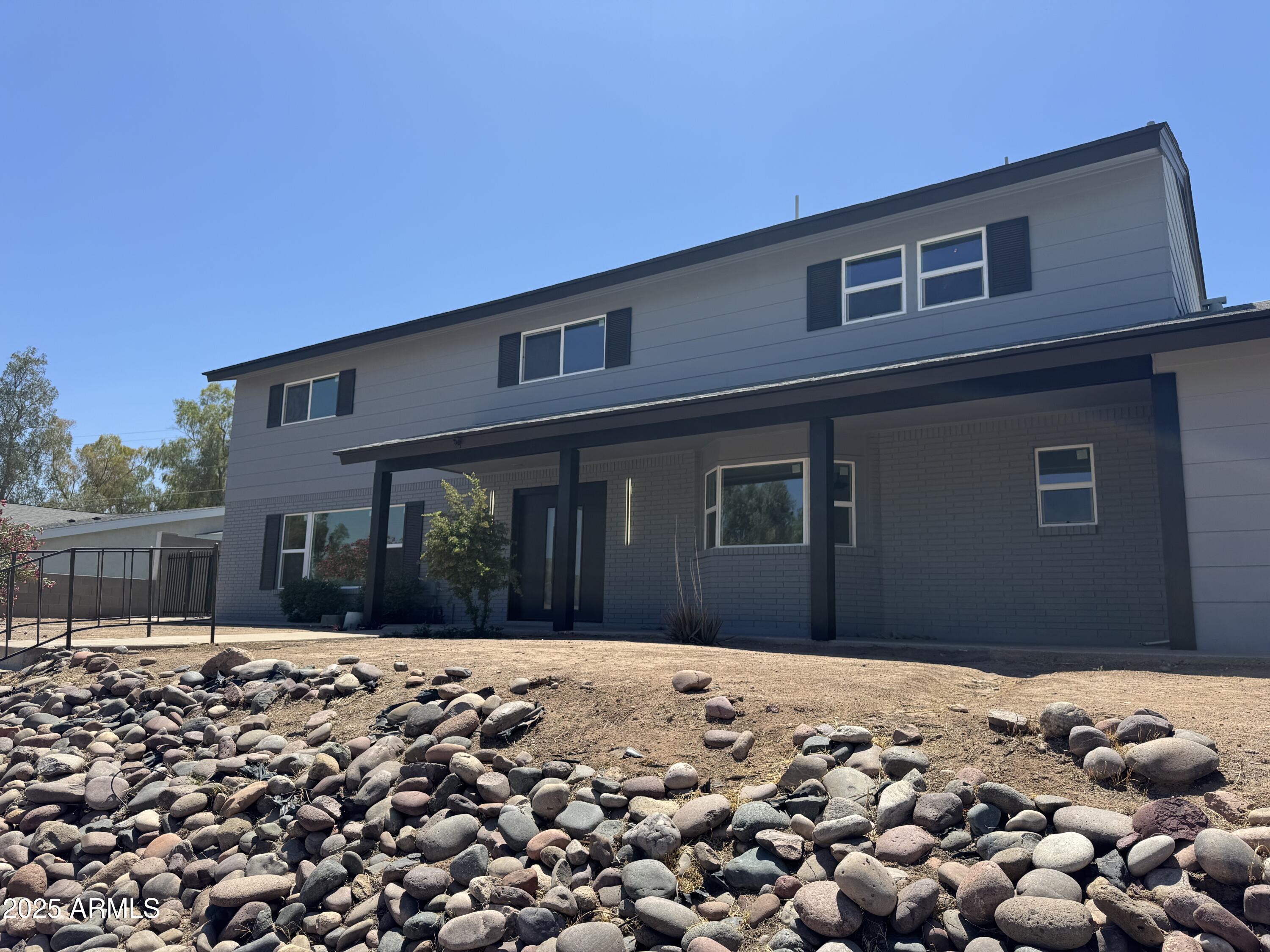 925 W FAIRWAY Drive