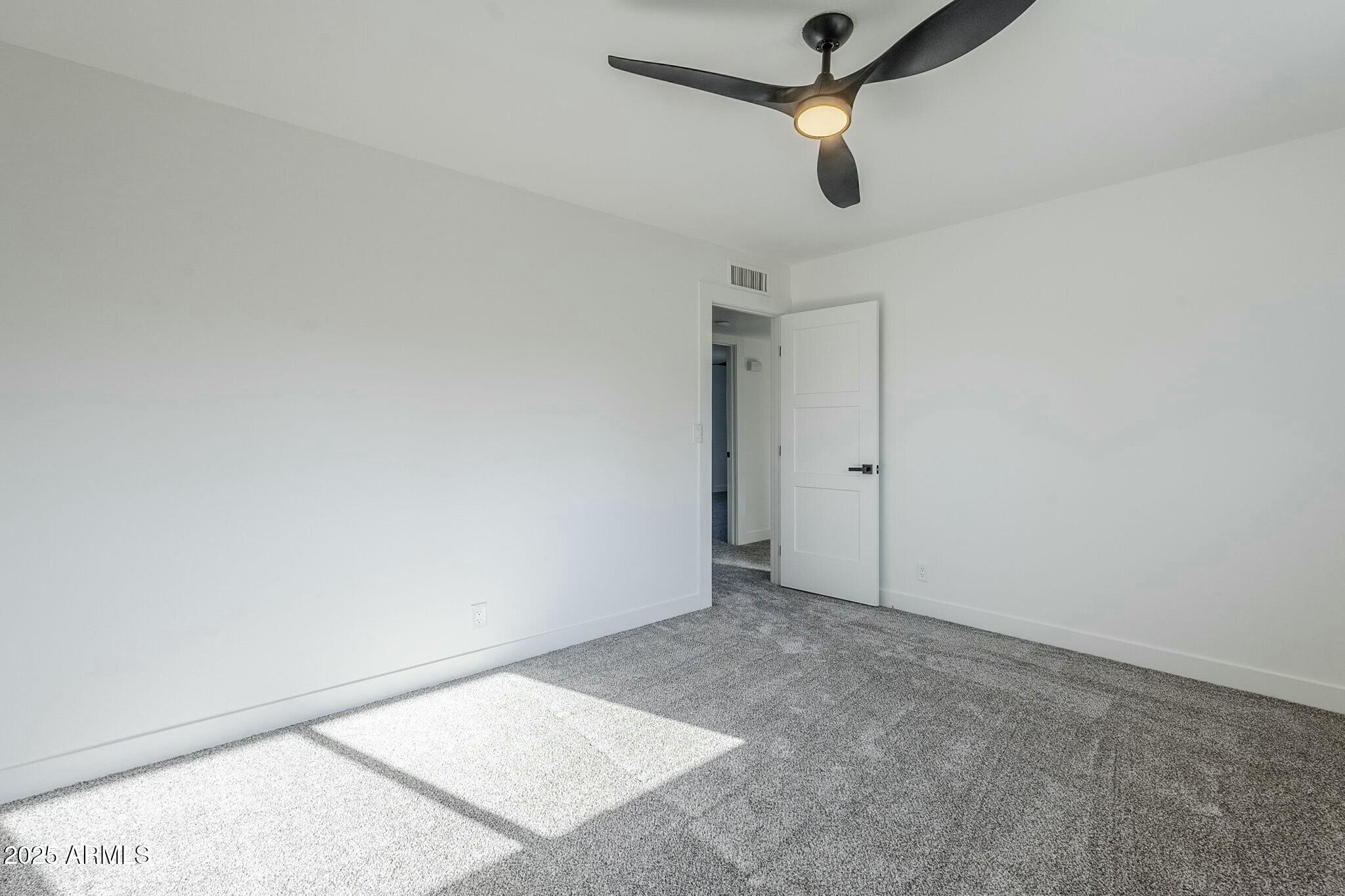 925 W FAIRWAY Drive
