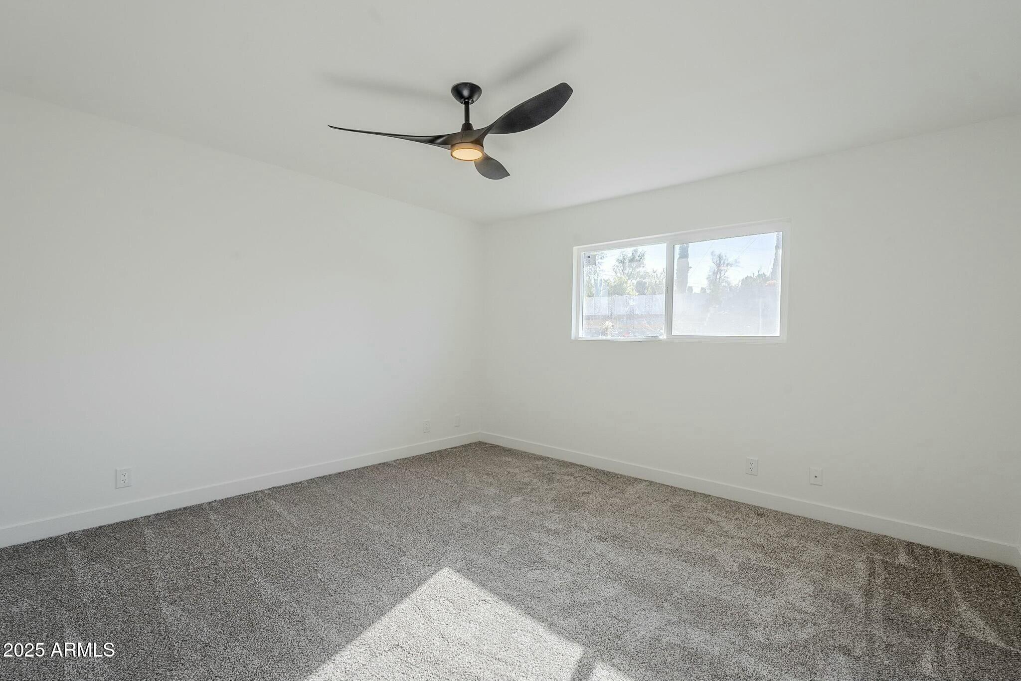 925 W FAIRWAY Drive