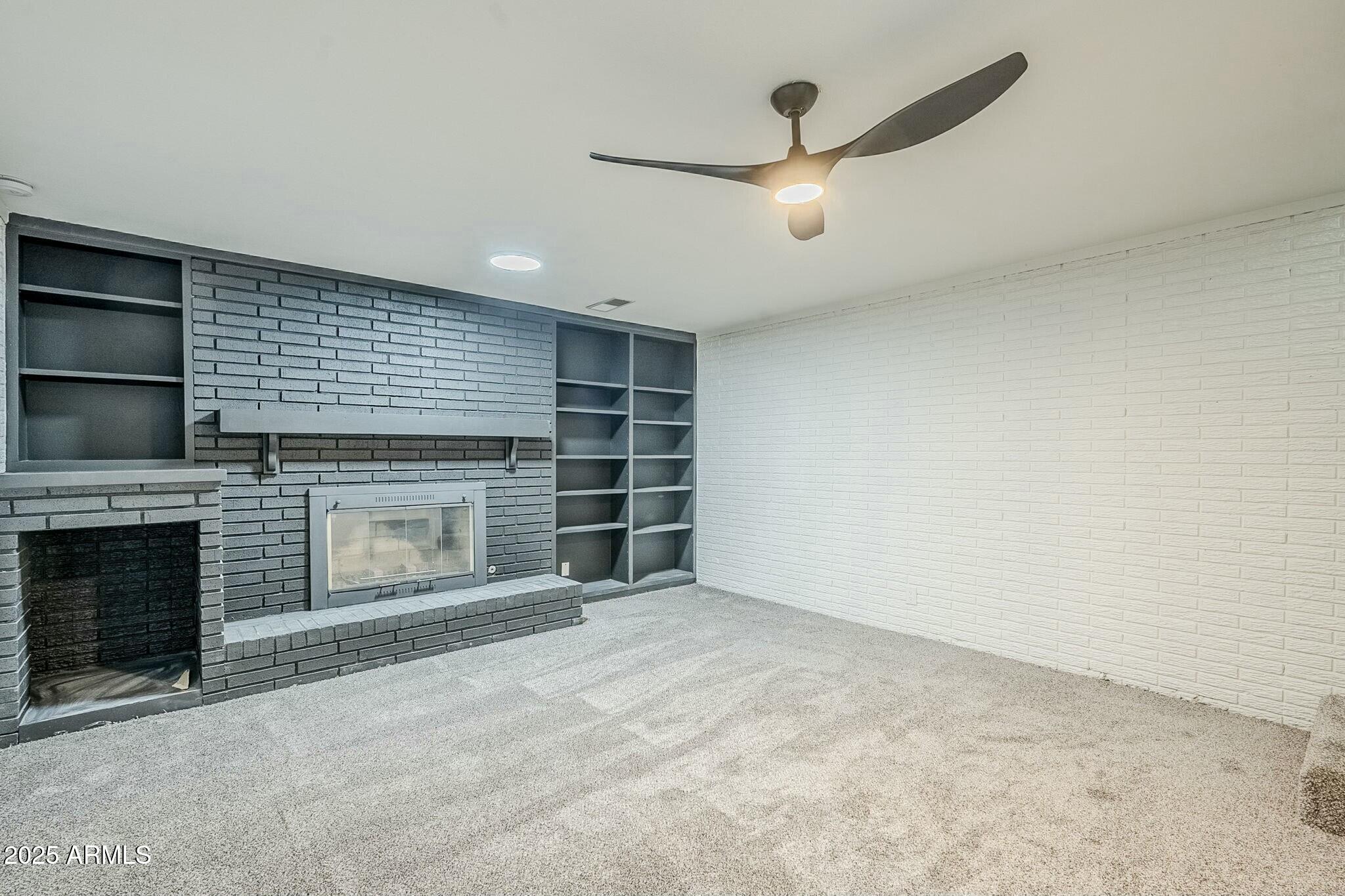 925 W FAIRWAY Drive