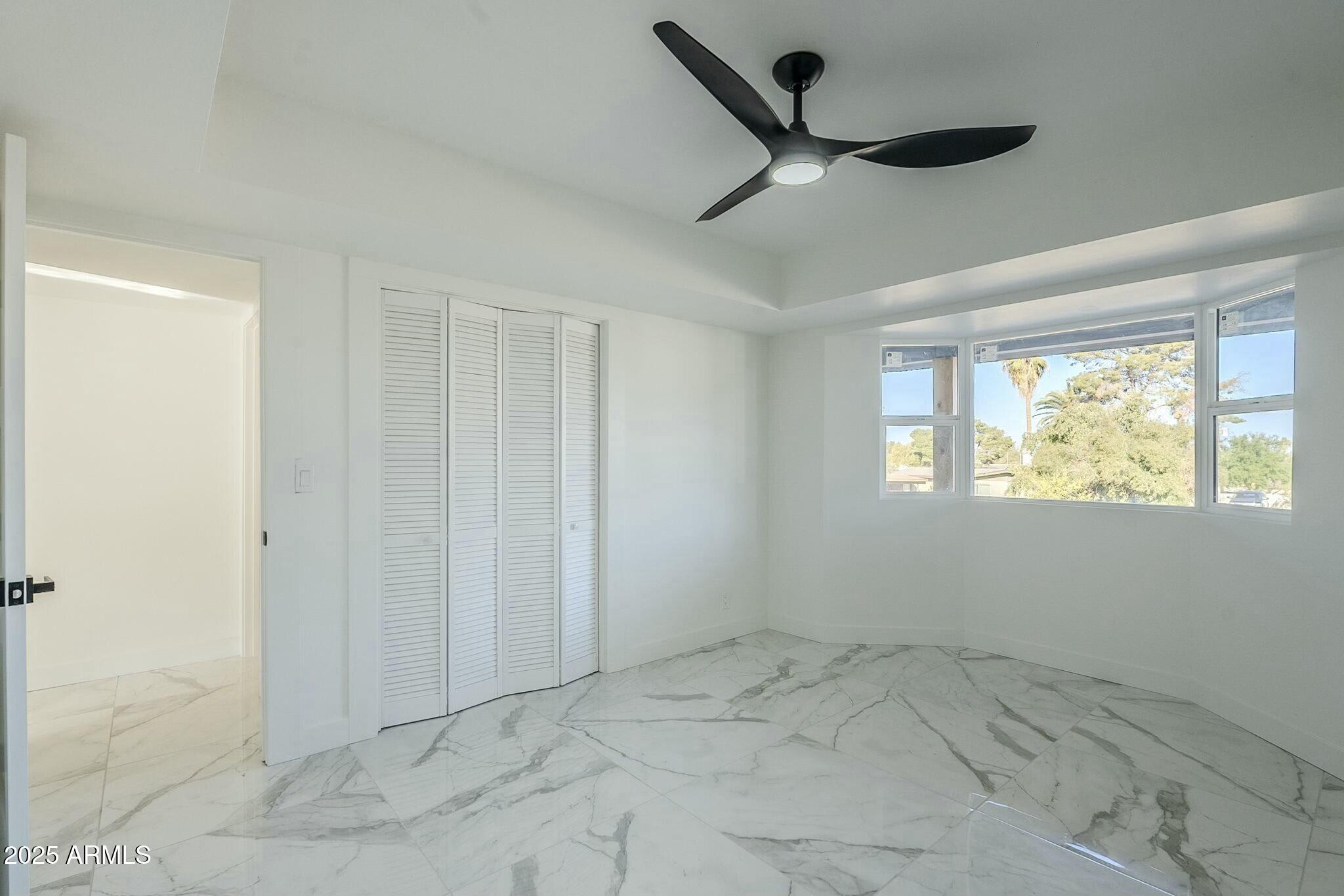 925 W FAIRWAY Drive