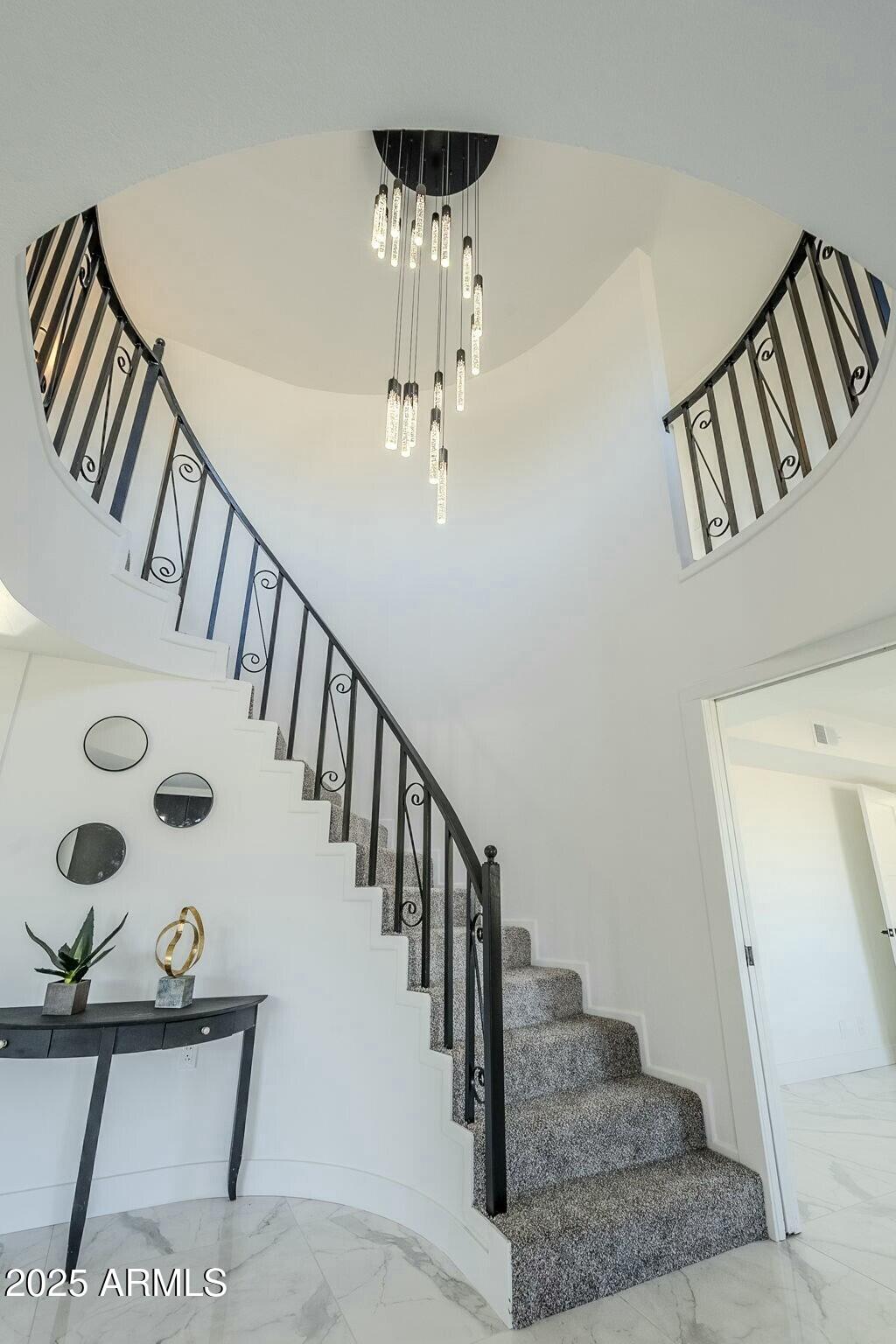 925 W FAIRWAY Drive
