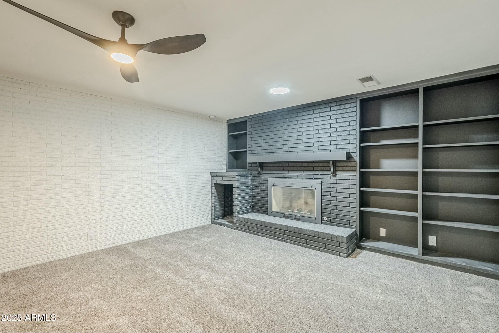925 W FAIRWAY Drive