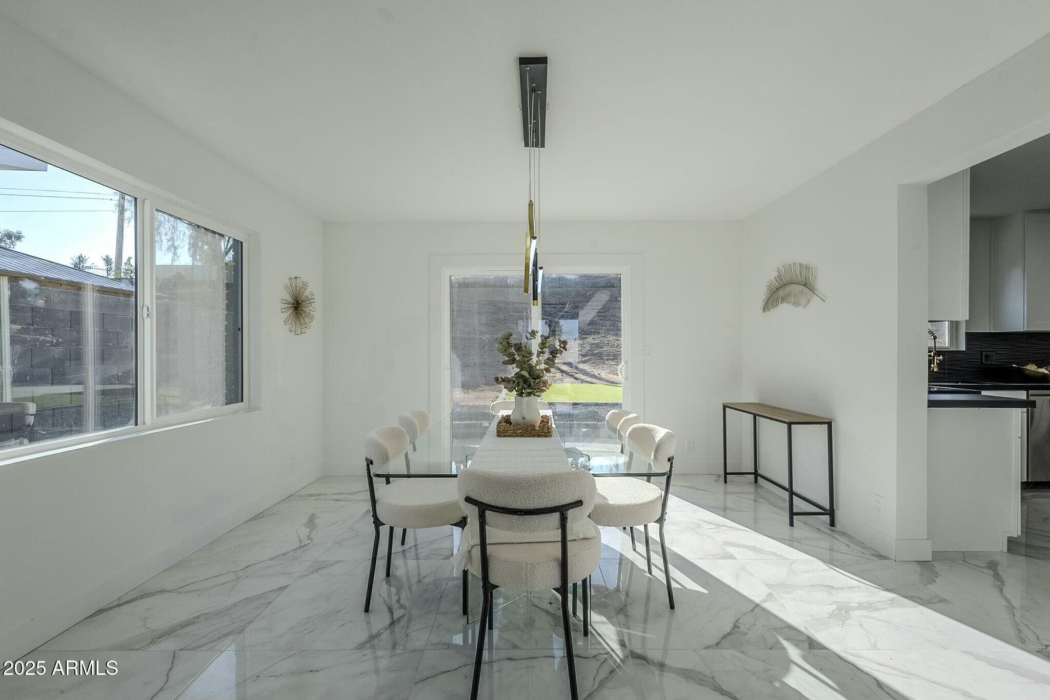925 W FAIRWAY Drive