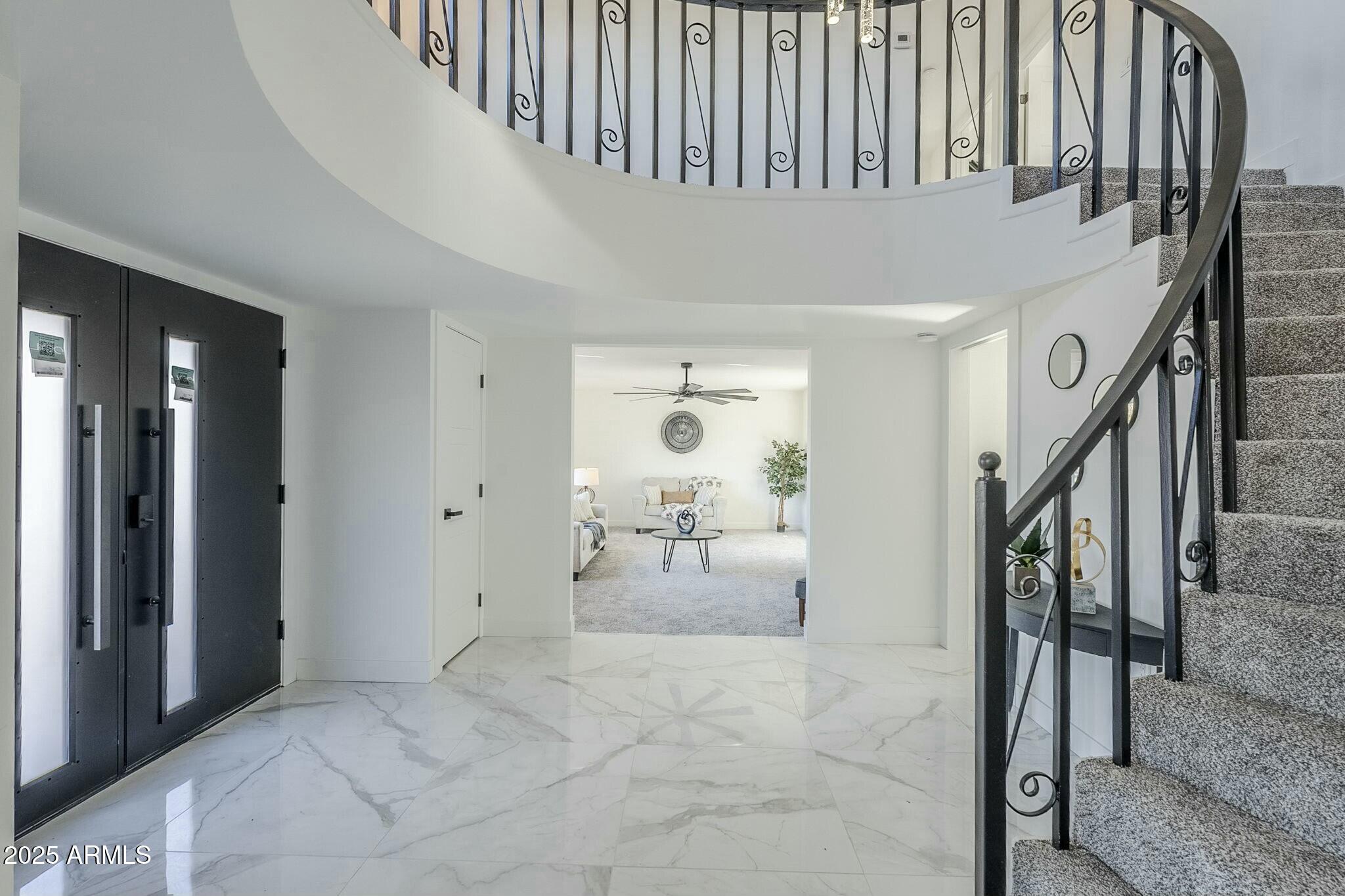 925 W FAIRWAY Drive