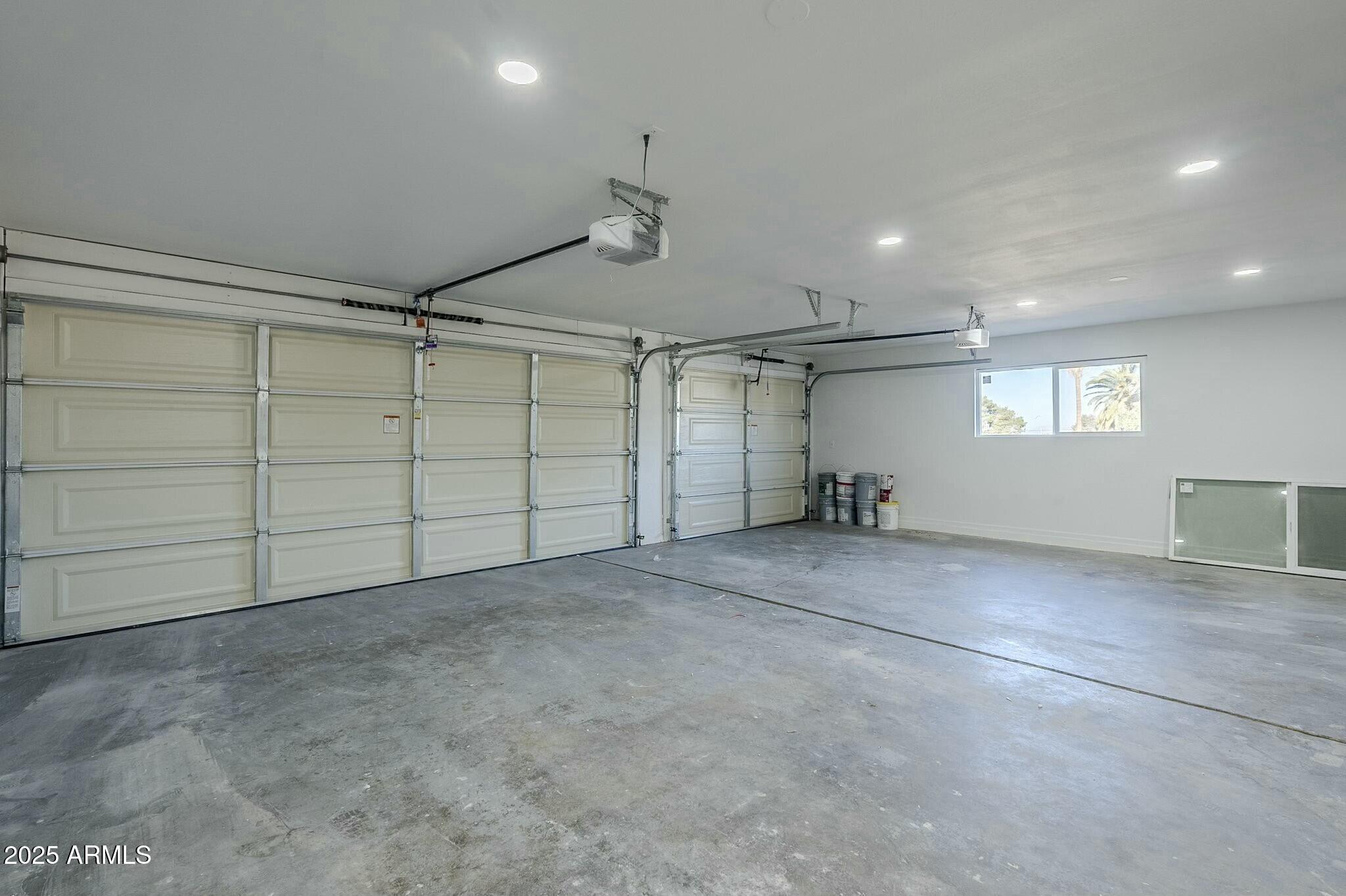 925 W FAIRWAY Drive
