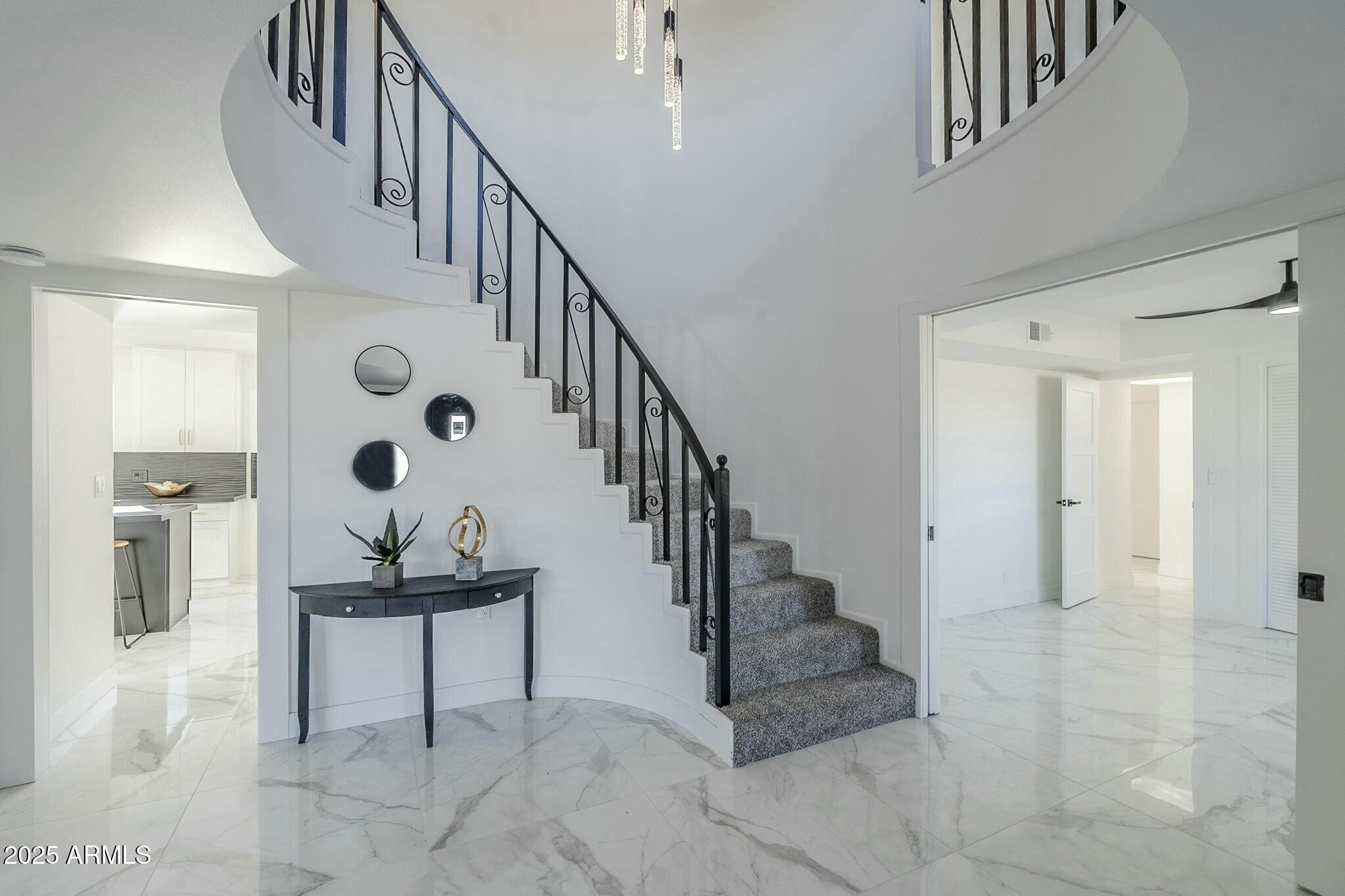 925 W FAIRWAY Drive