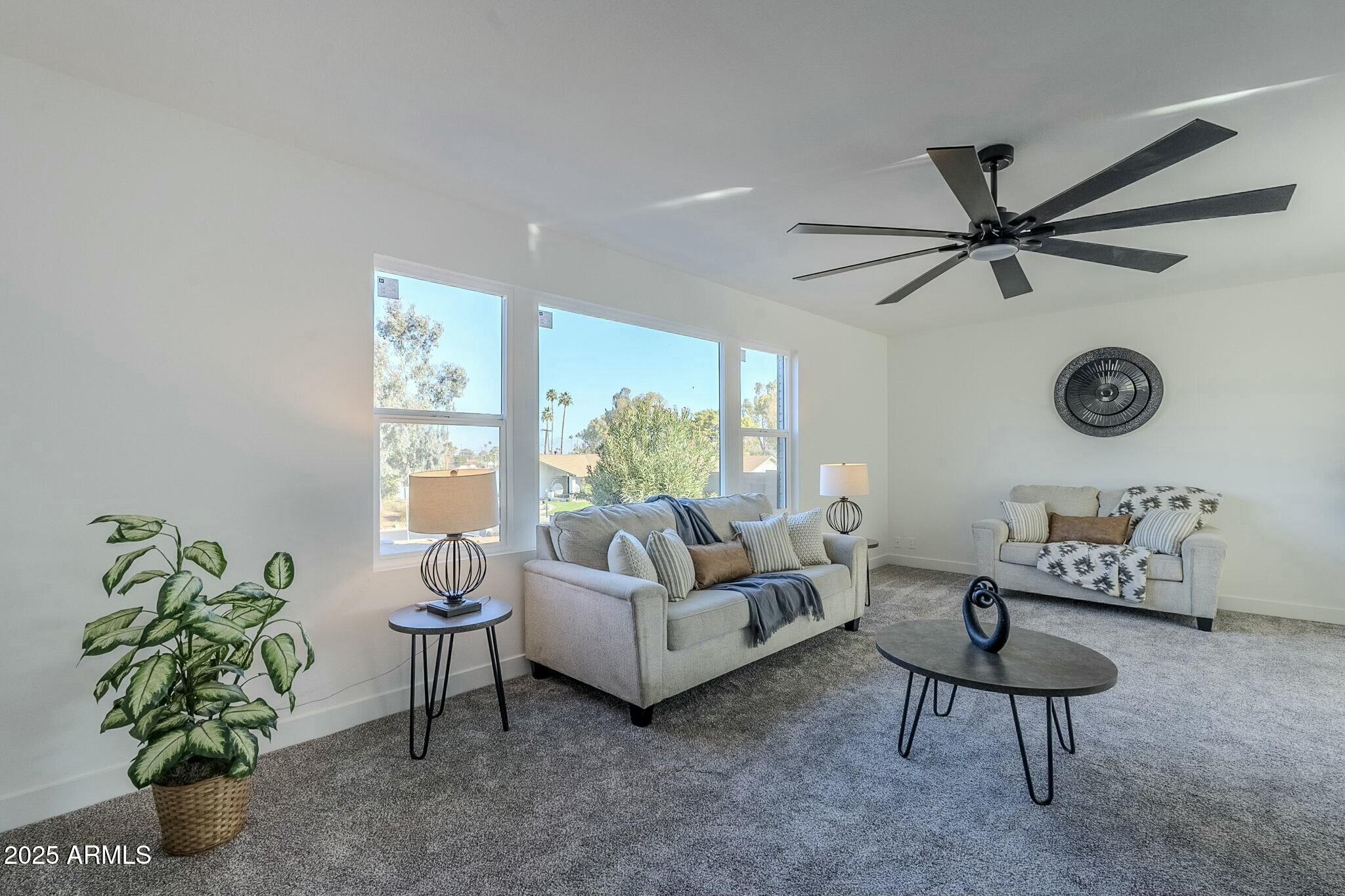 925 W FAIRWAY Drive