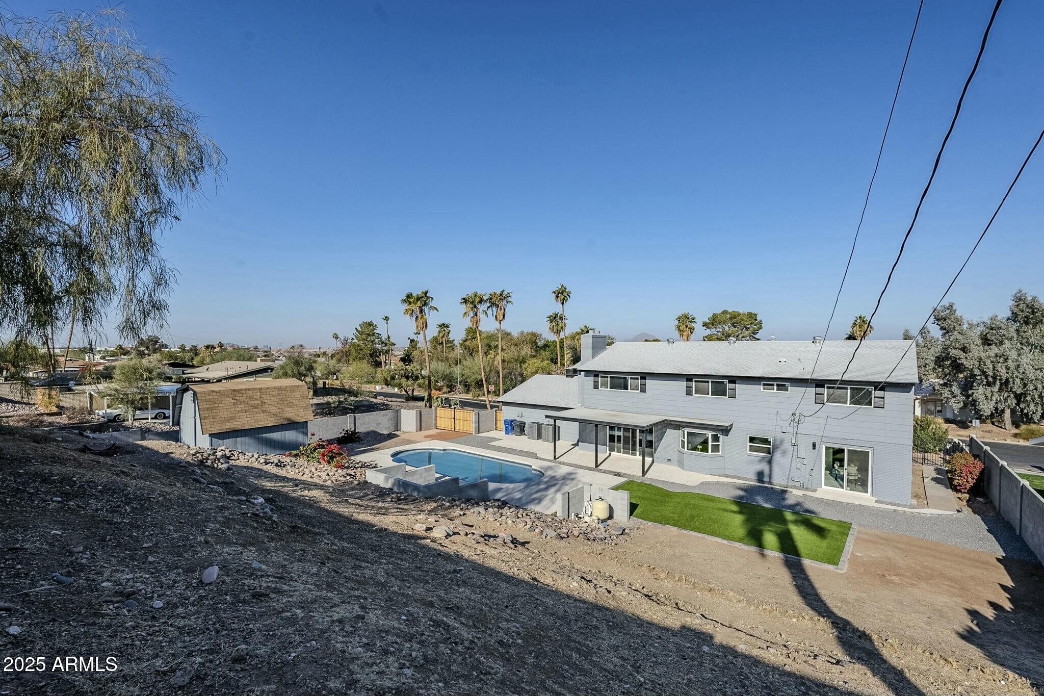 925 W FAIRWAY Drive