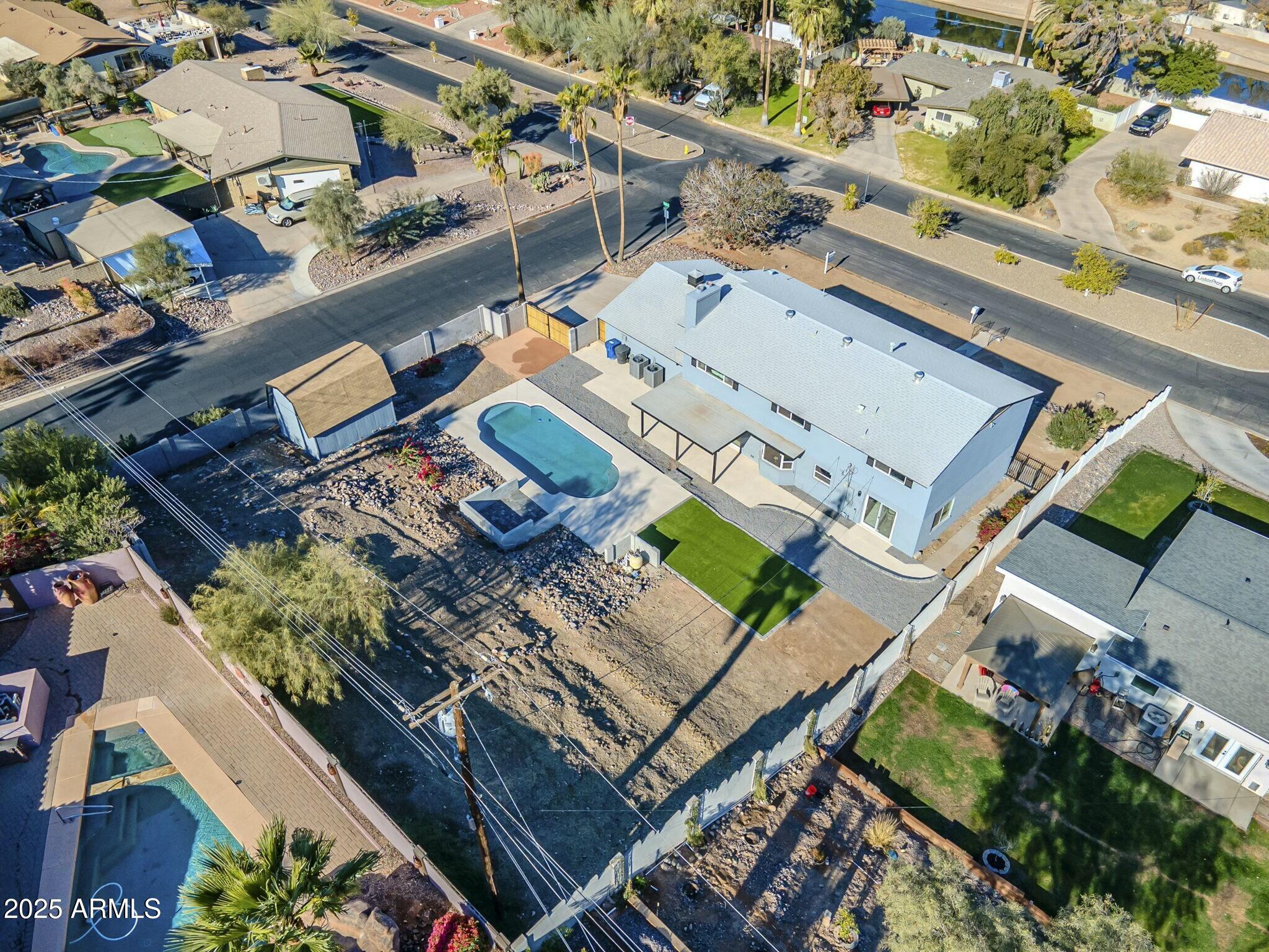 925 W FAIRWAY Drive