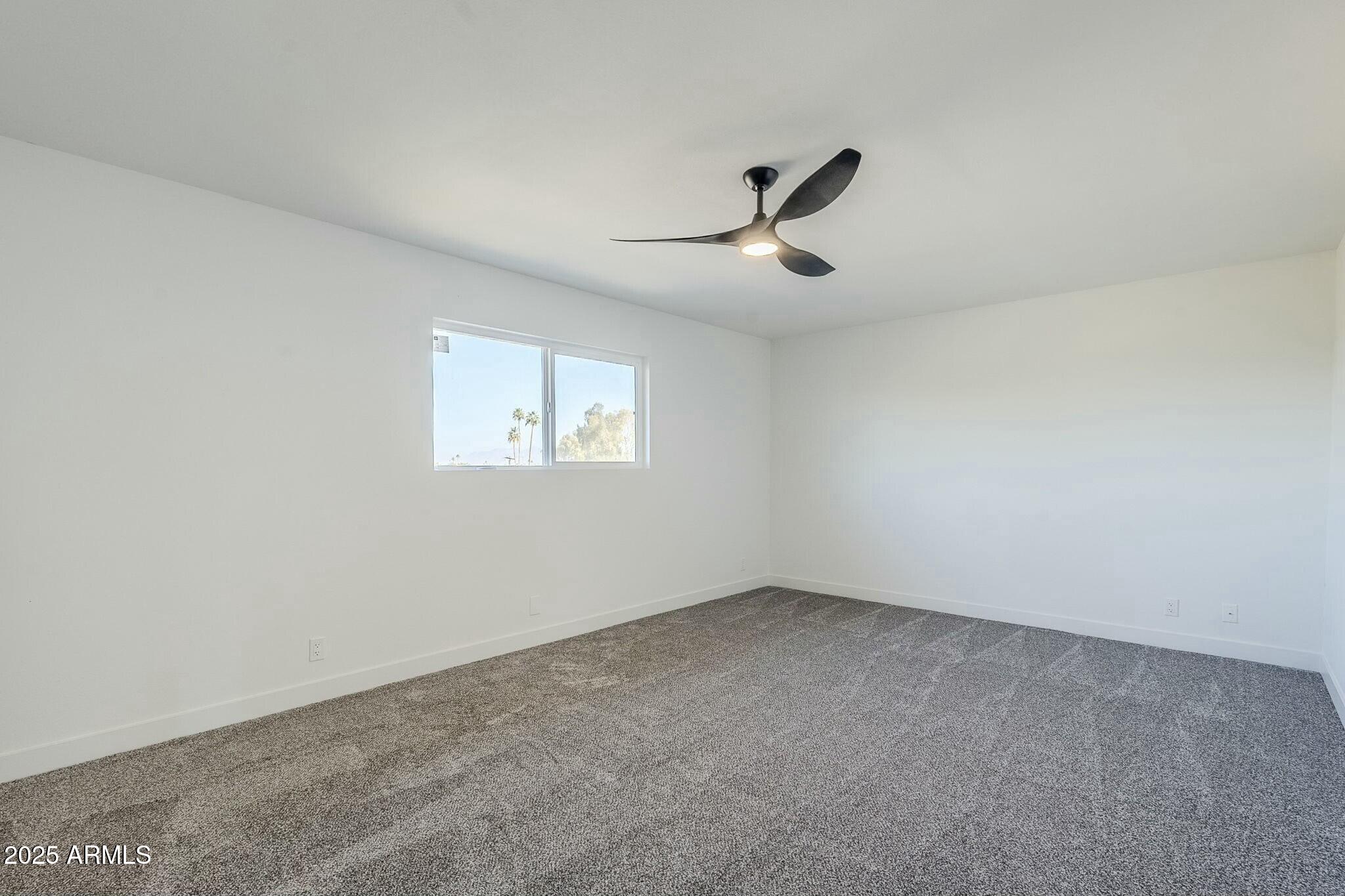 925 W FAIRWAY Drive