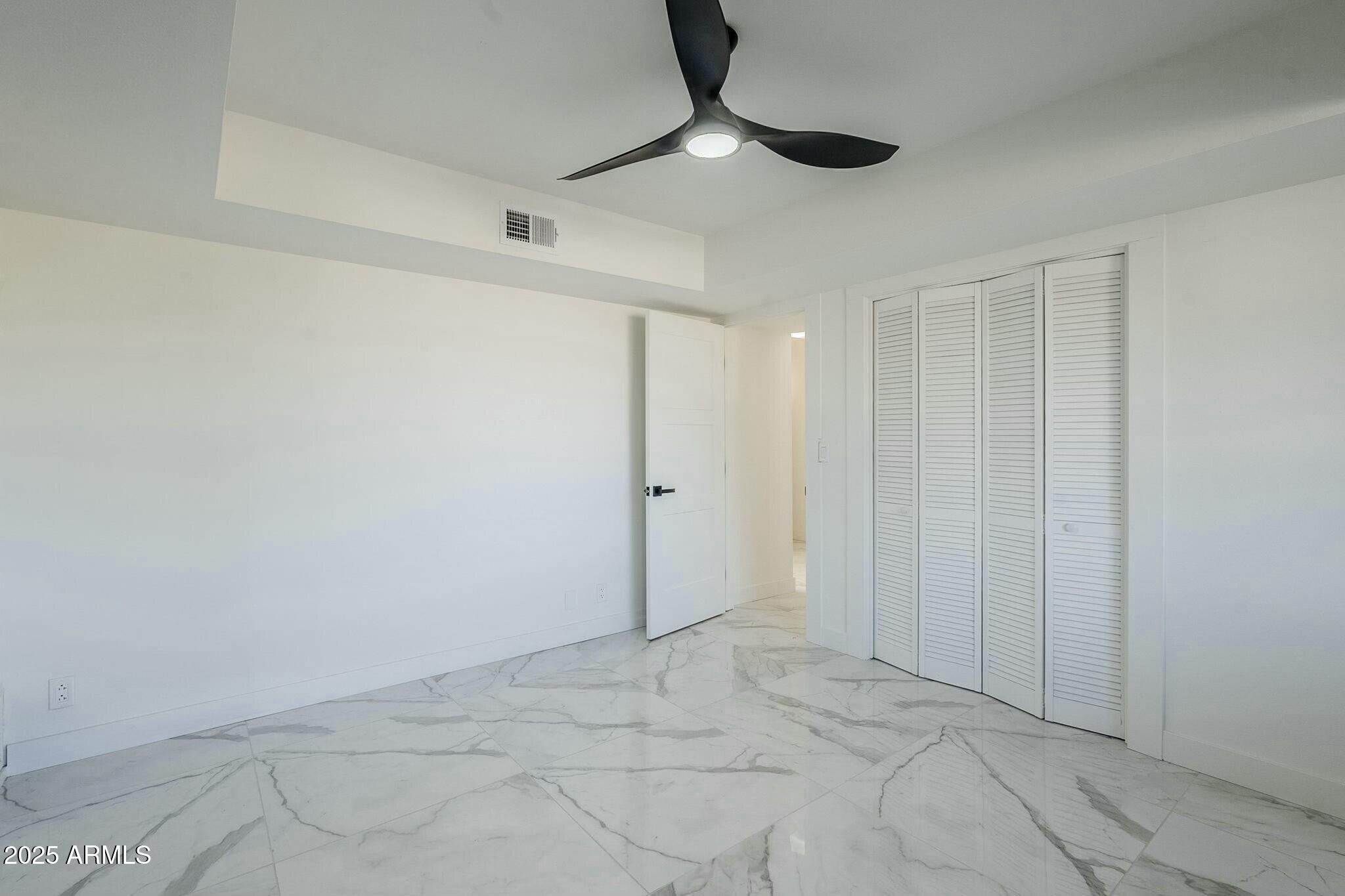 925 W FAIRWAY Drive