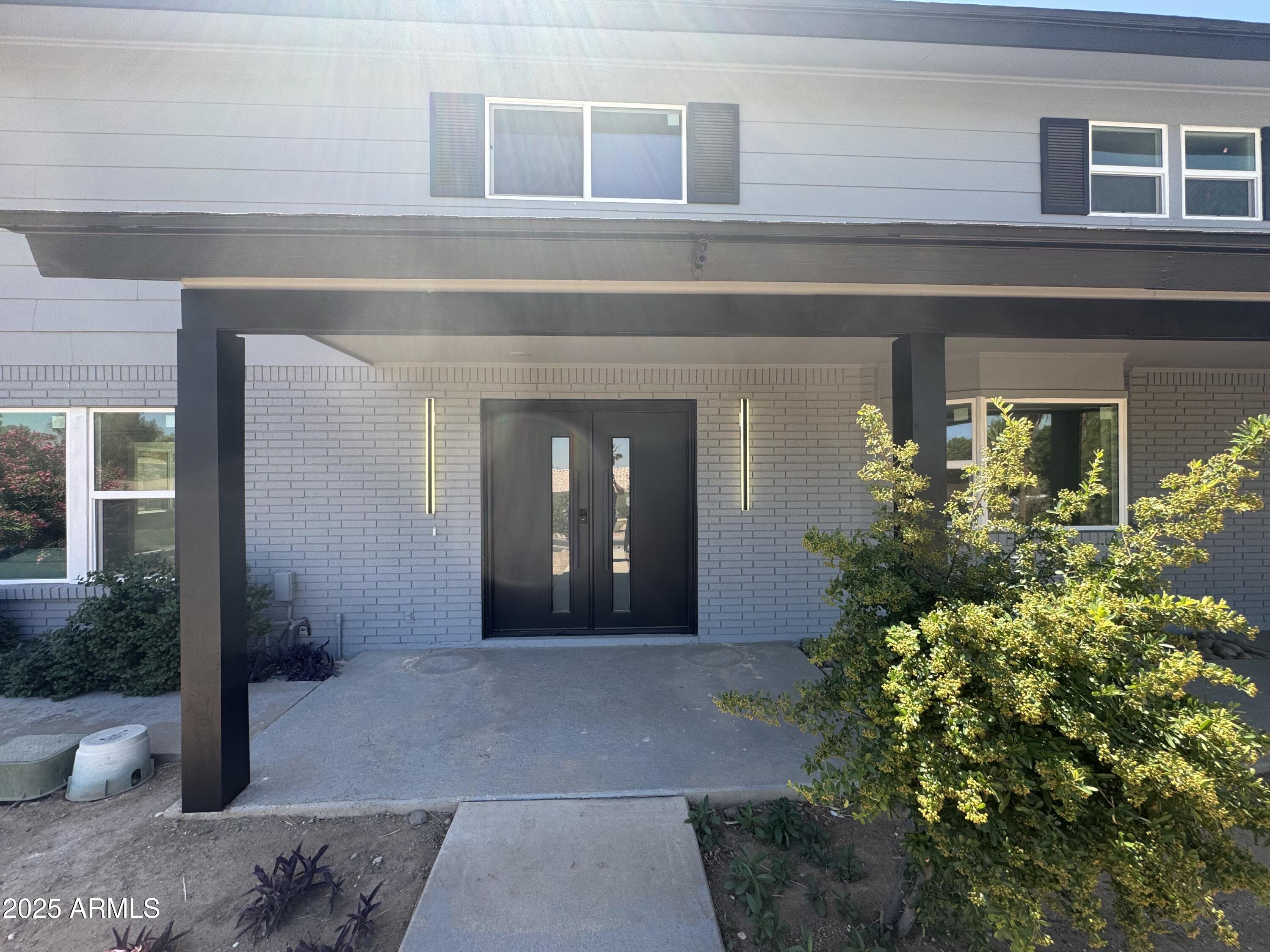 925 W FAIRWAY Drive