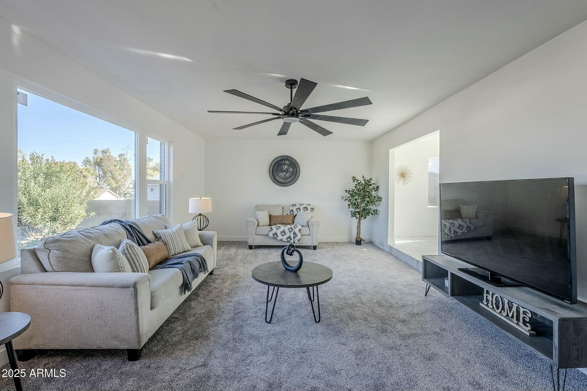 925 W FAIRWAY Drive