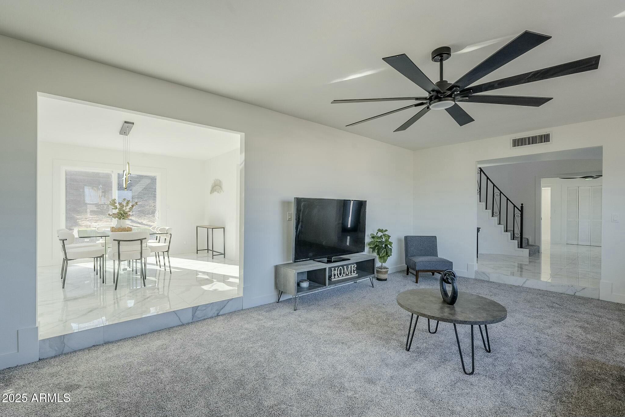 925 W FAIRWAY Drive