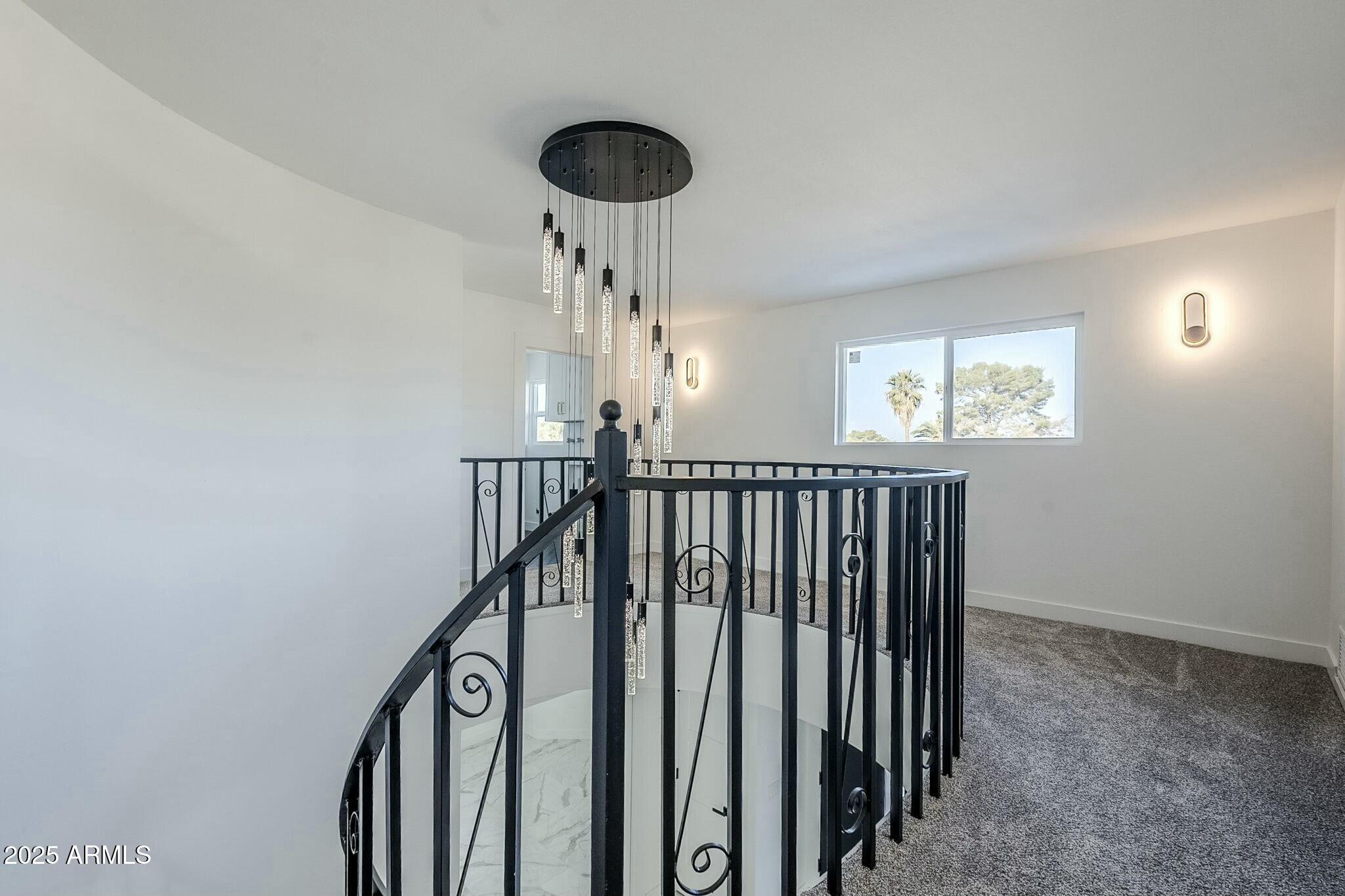 925 W FAIRWAY Drive