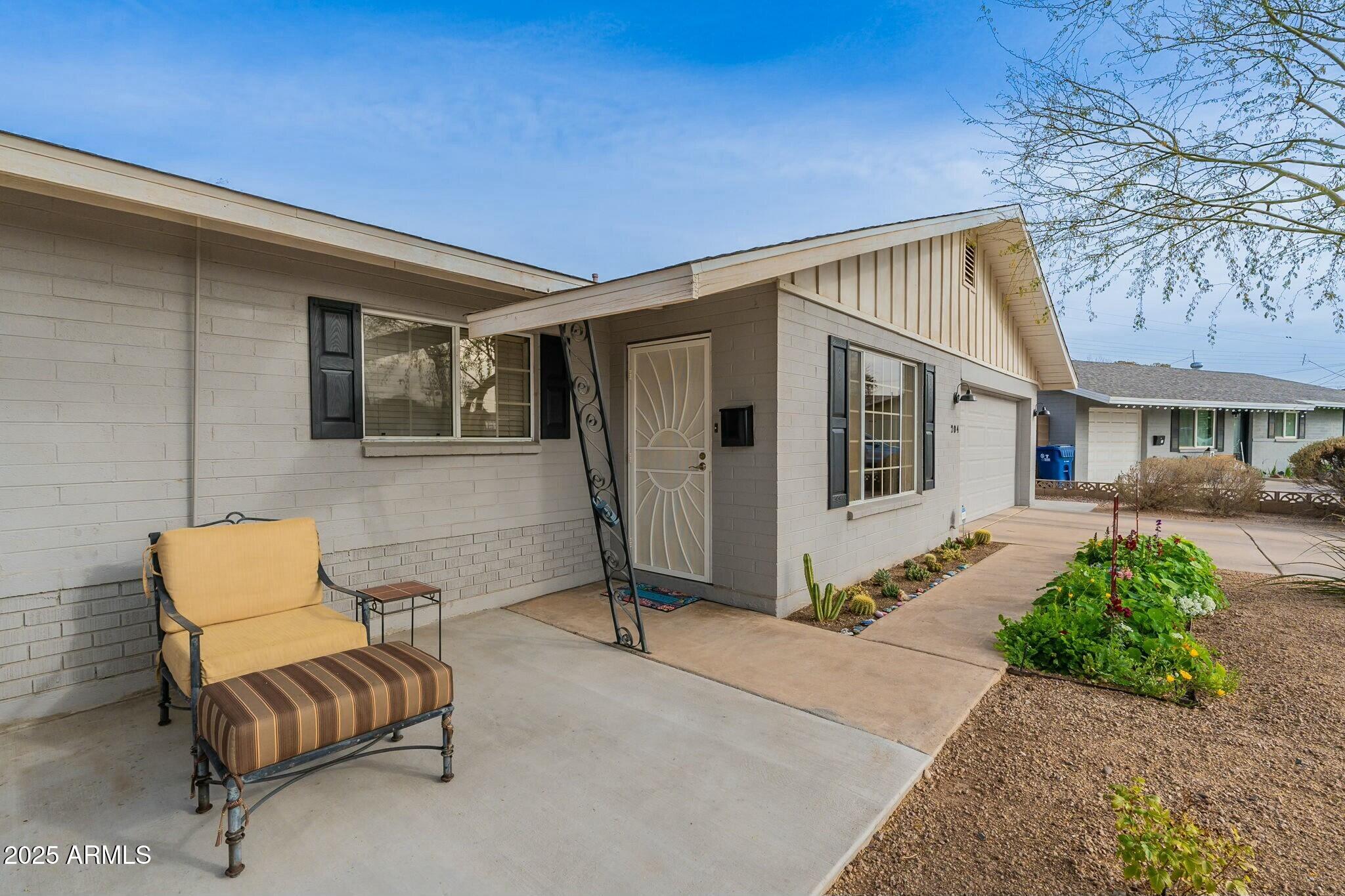 204 E Del Rio Drive