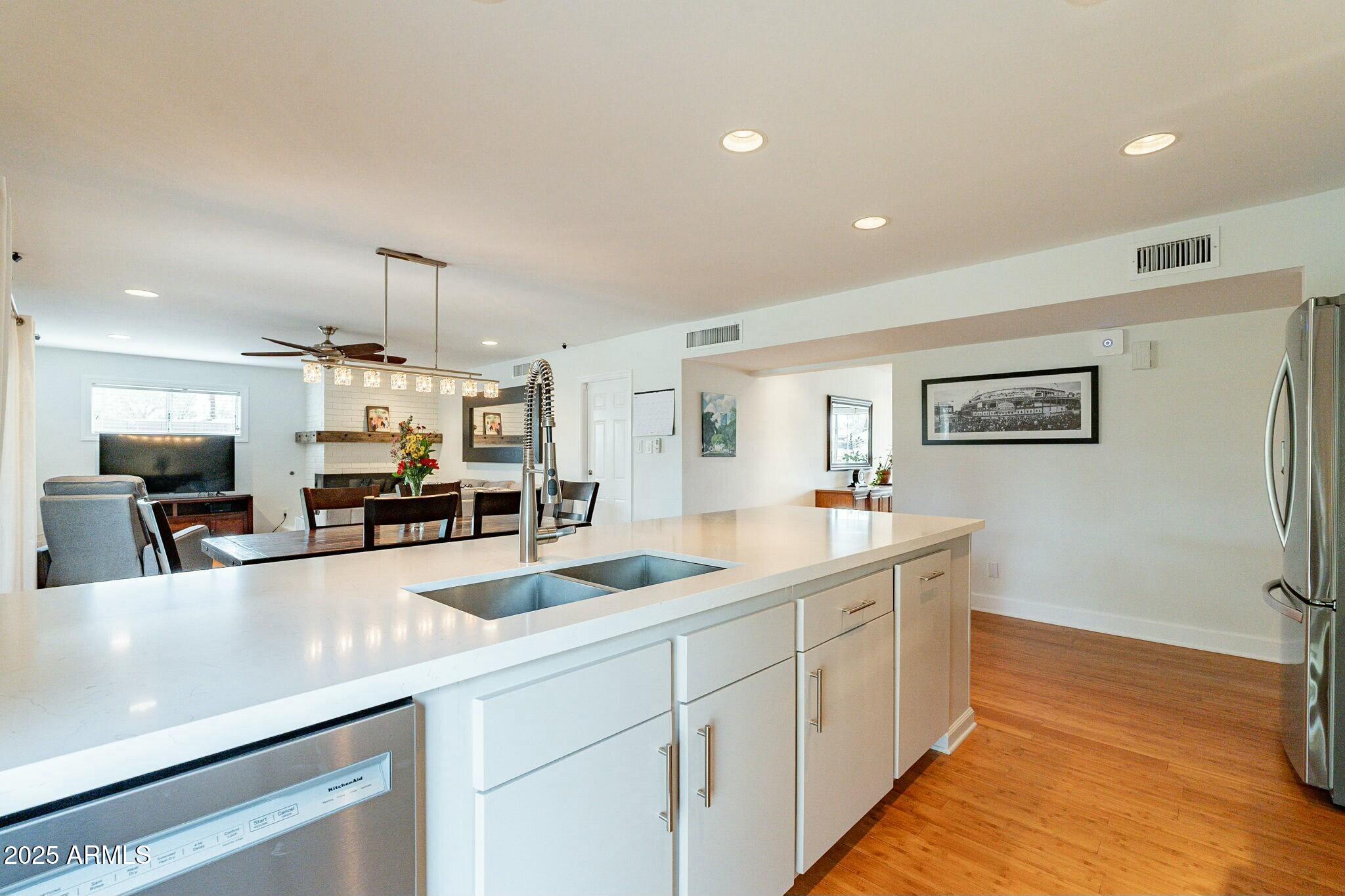 204 E Del Rio Drive