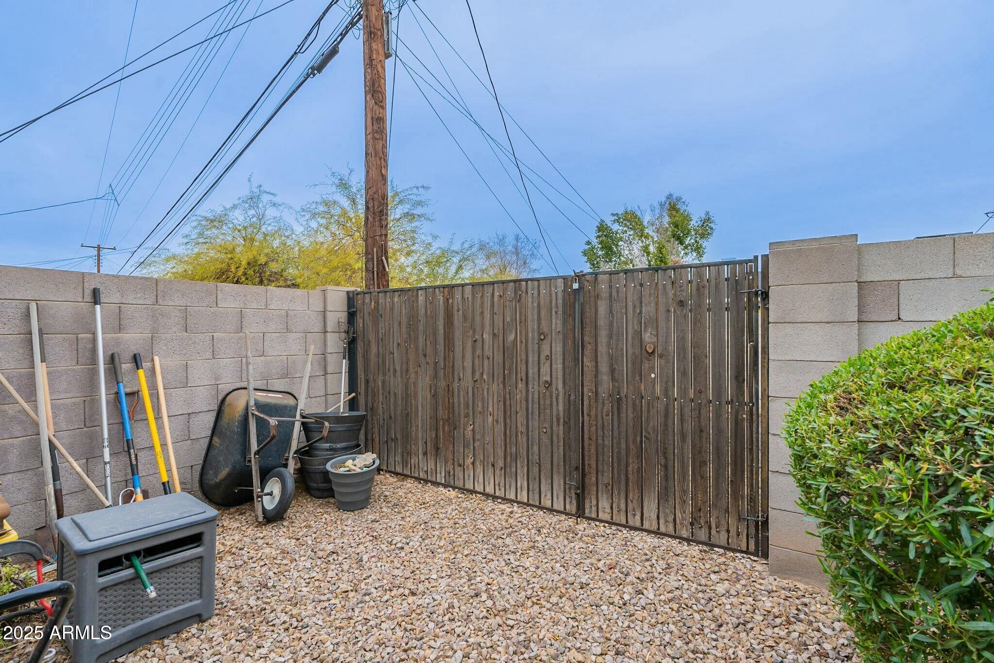 204 E Del Rio Drive