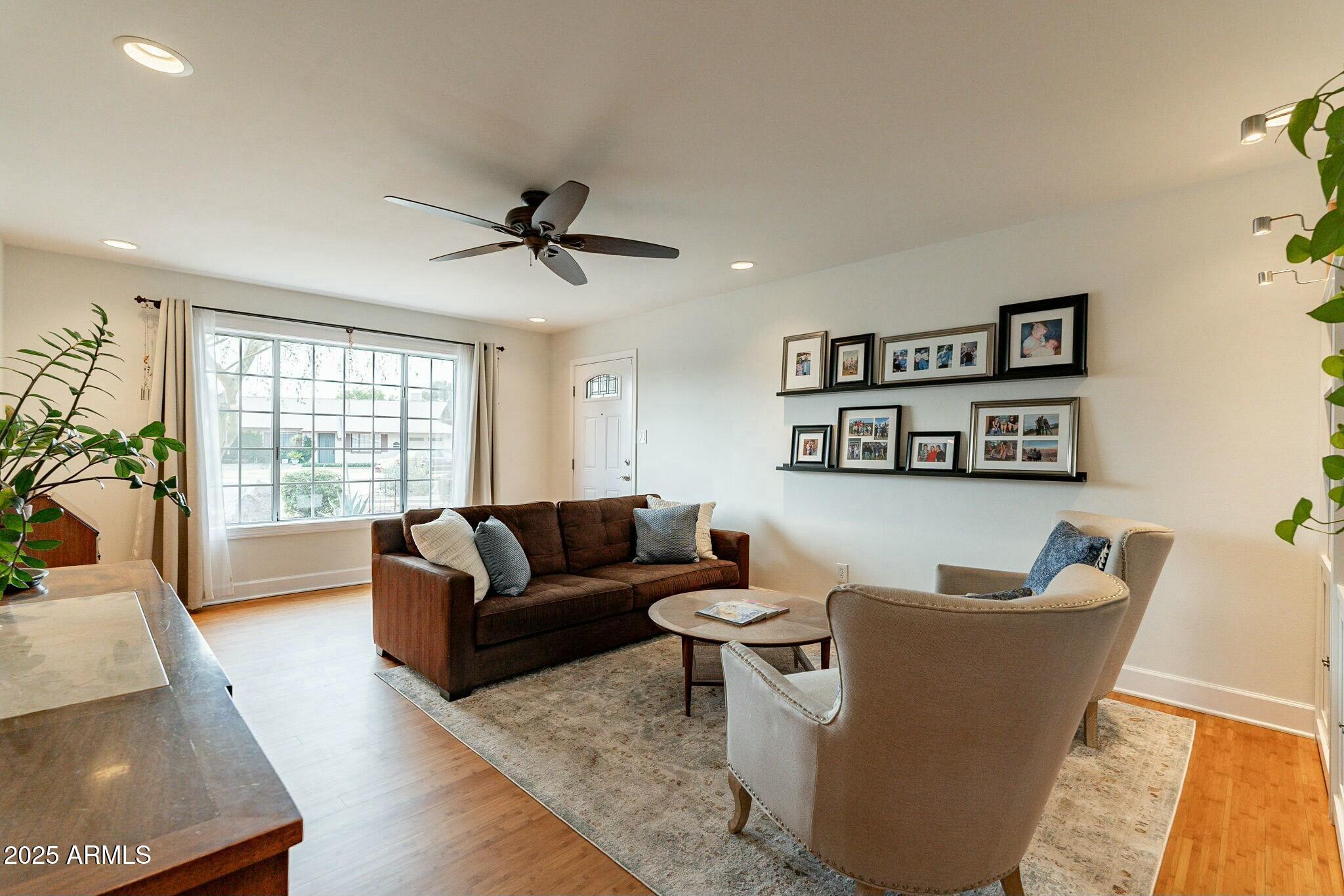 204 E Del Rio Drive