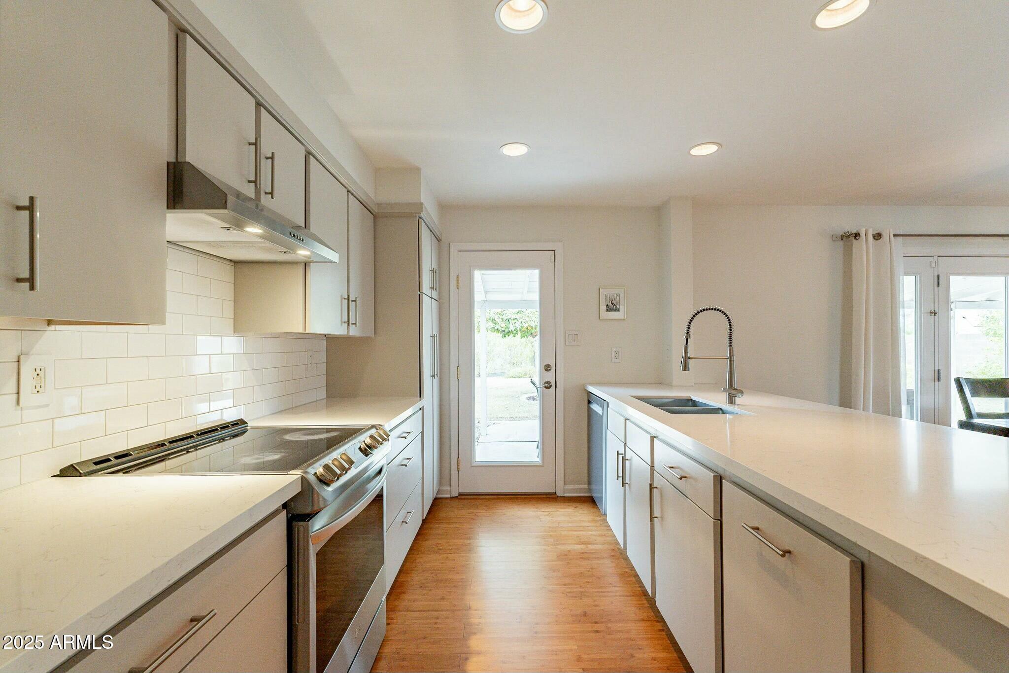 204 E Del Rio Drive