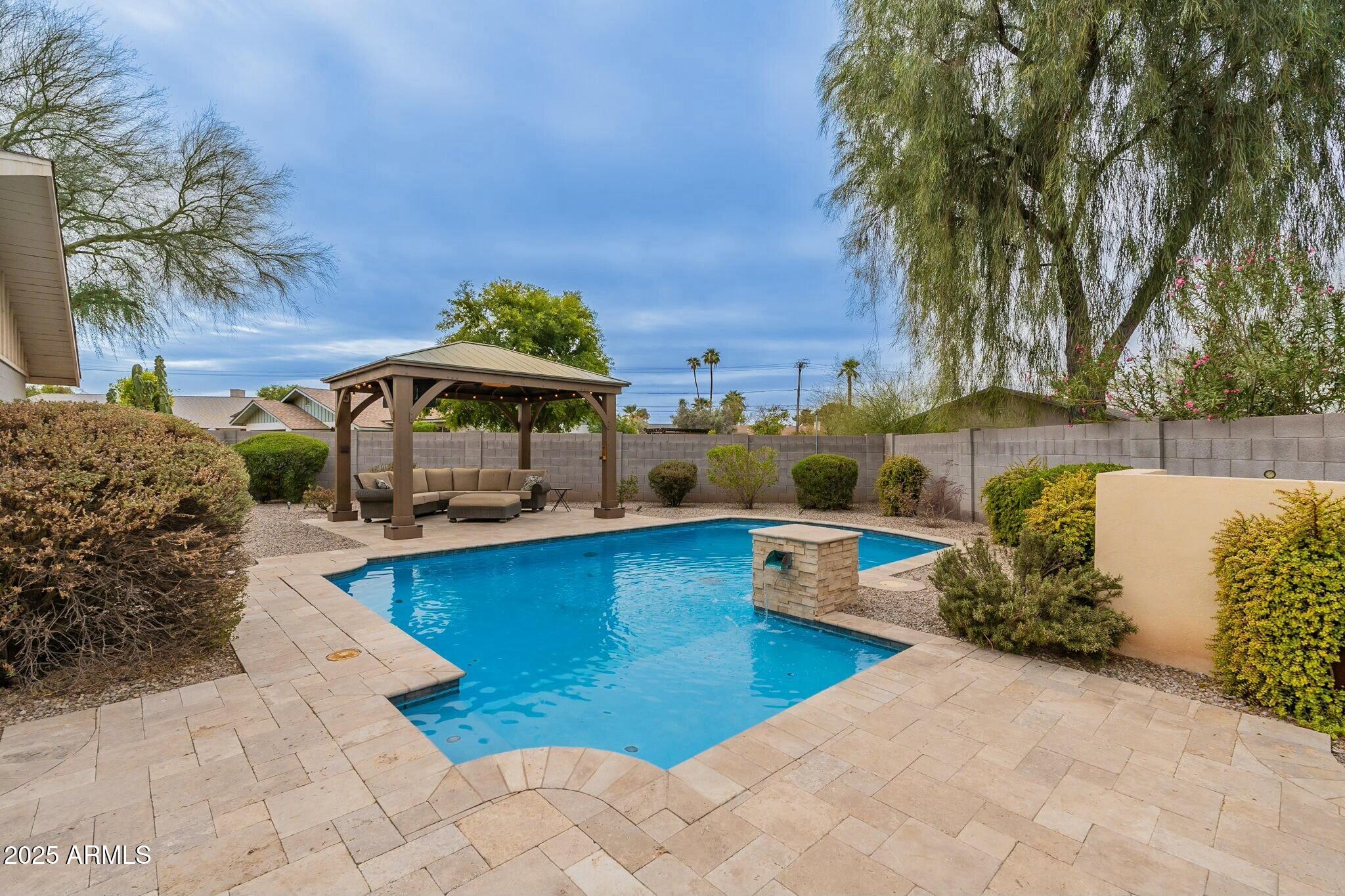 204 E Del Rio Drive