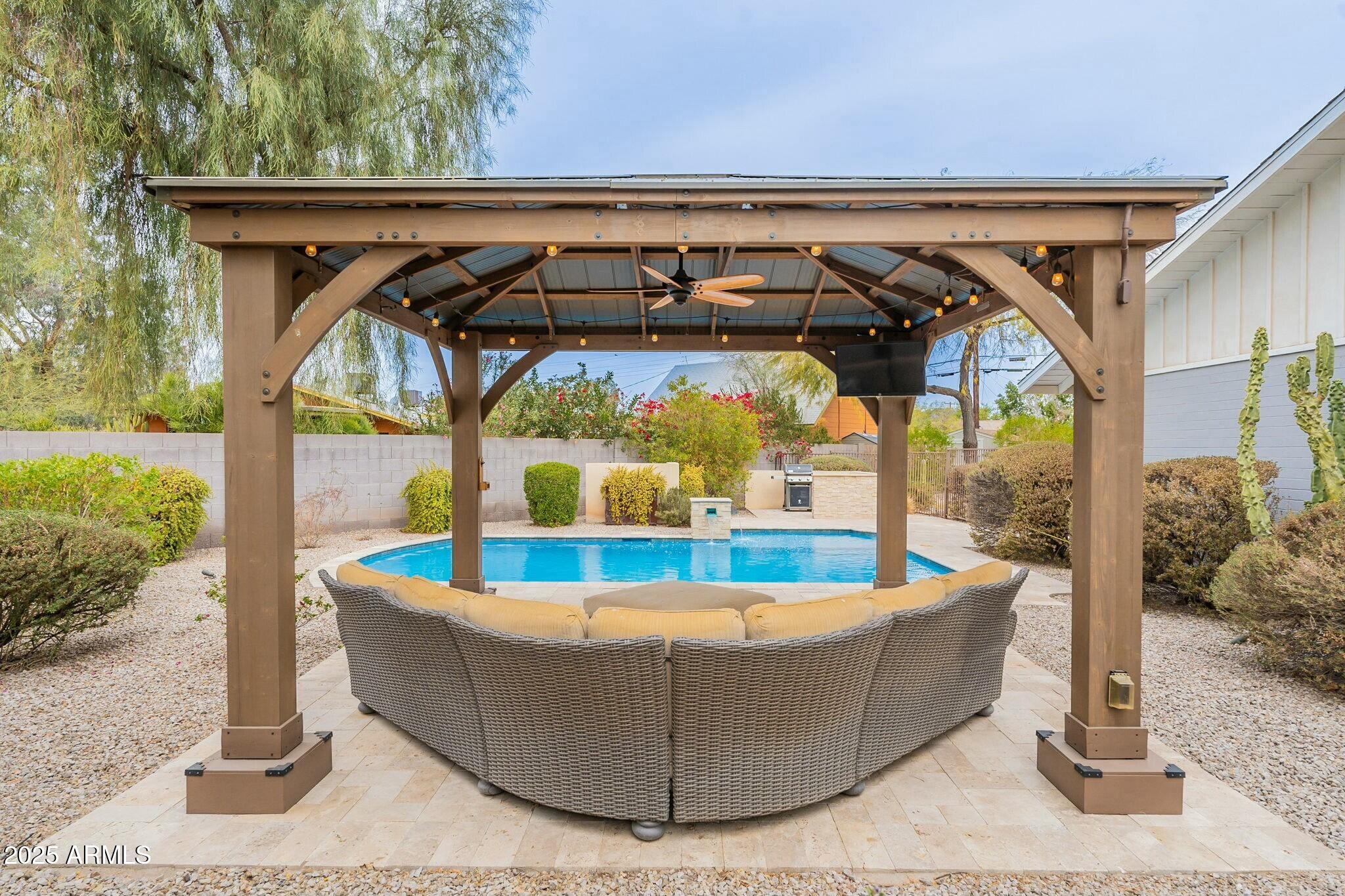 204 E Del Rio Drive