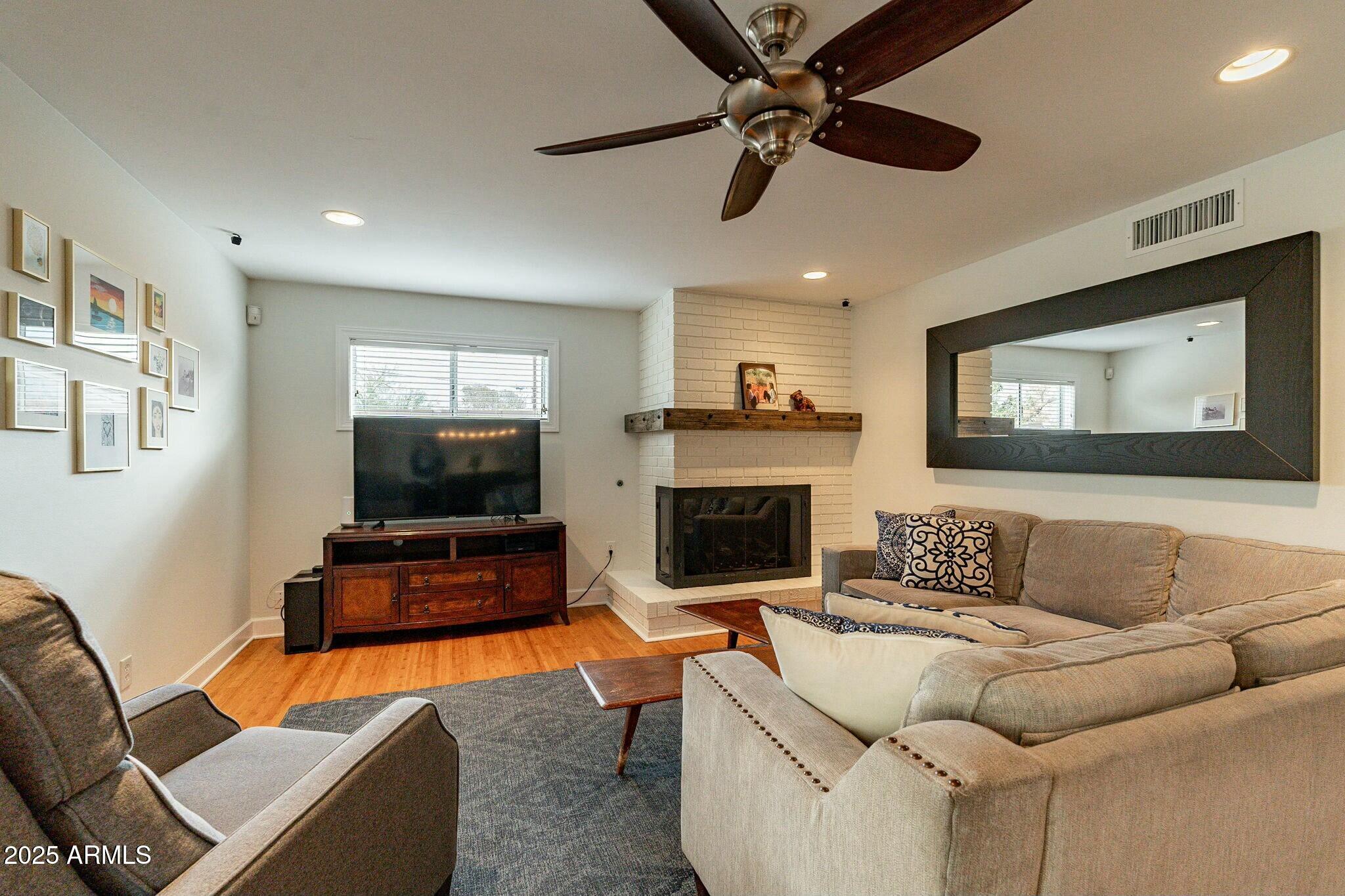 204 E Del Rio Drive