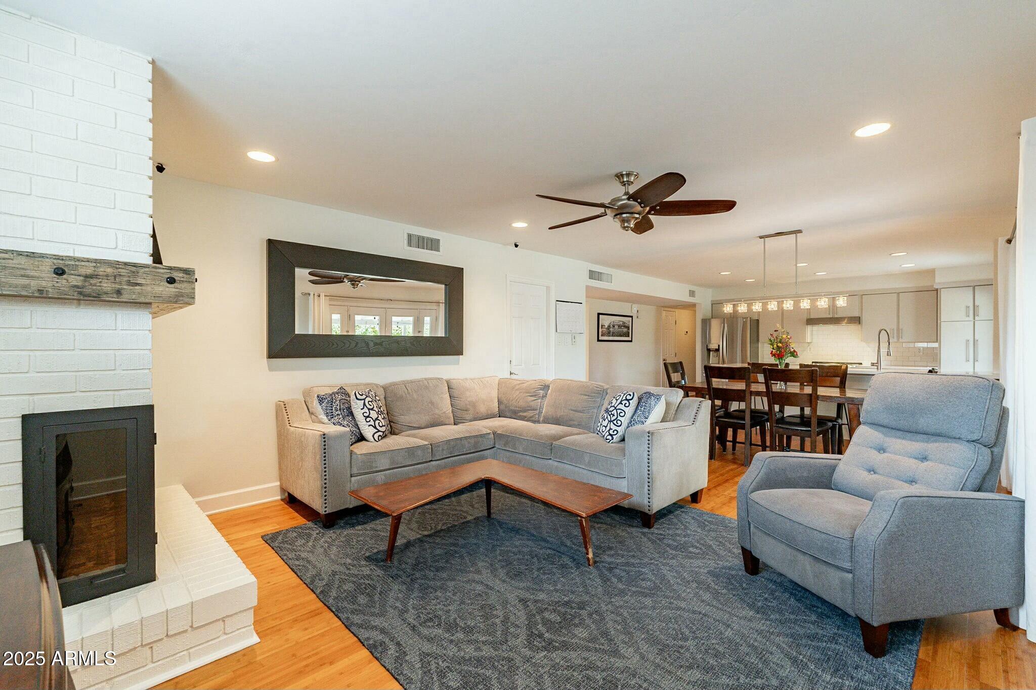 204 E Del Rio Drive