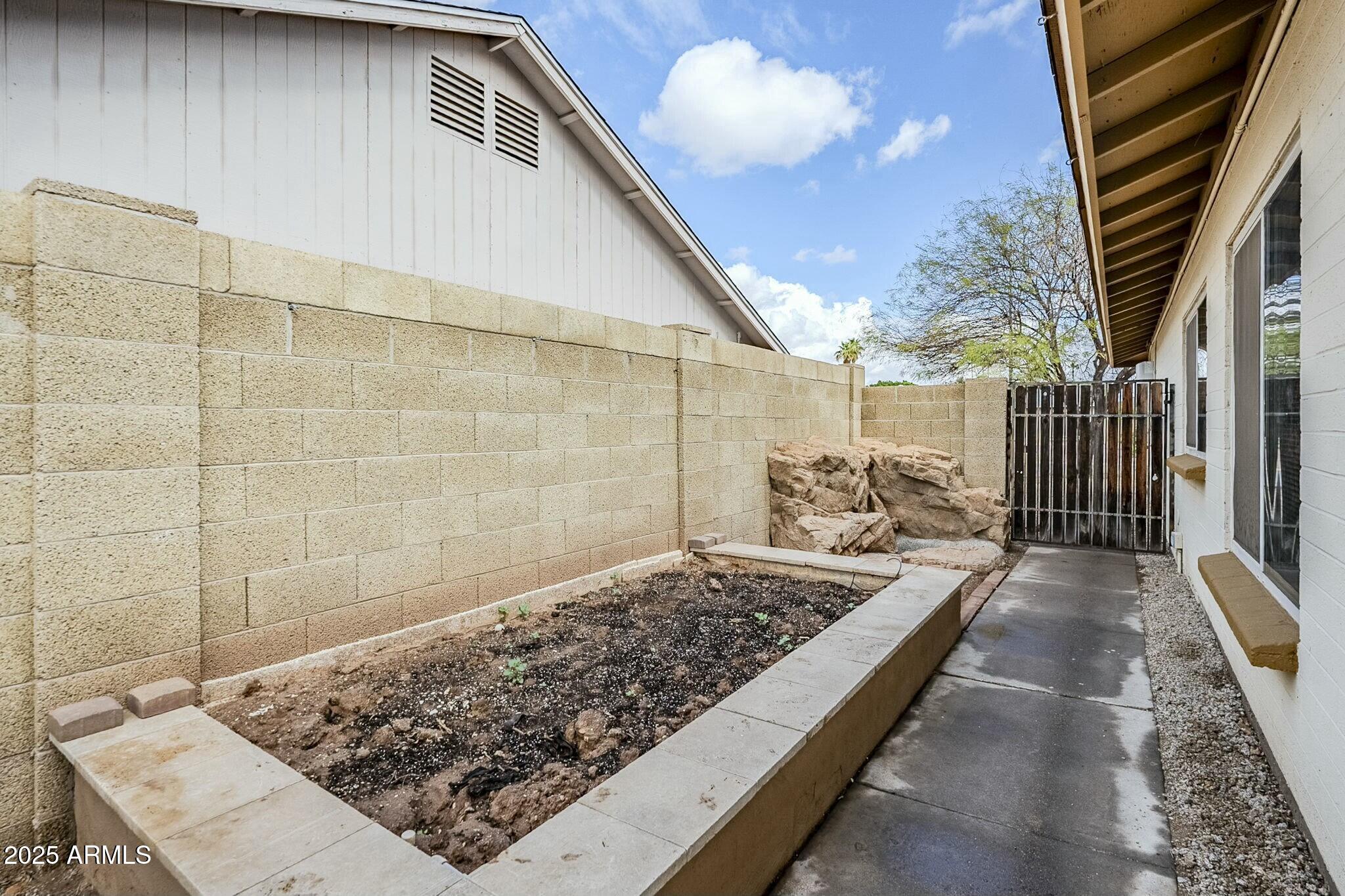 2107 N LOS ALTOS Drive