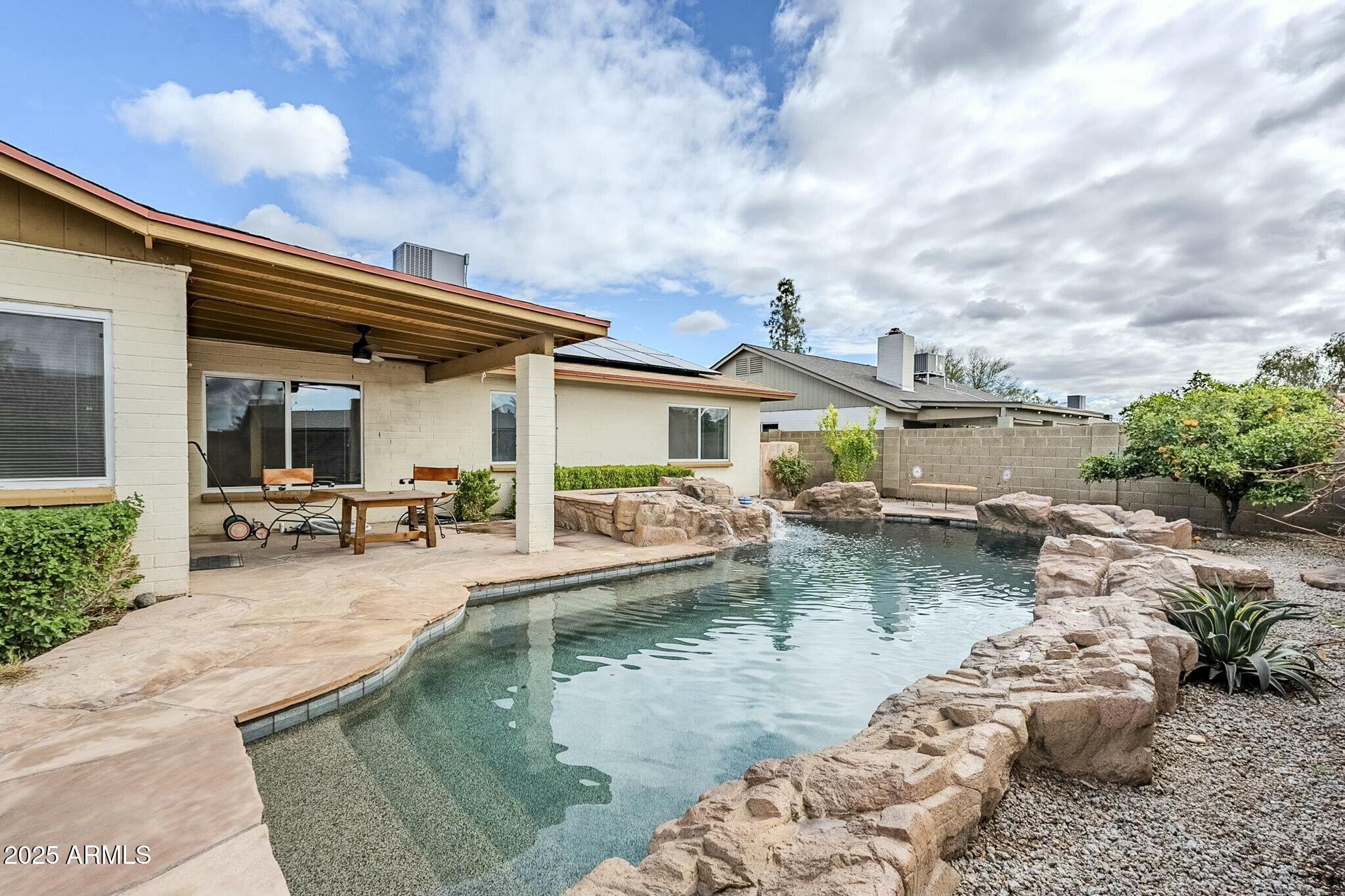 2107 N LOS ALTOS Drive