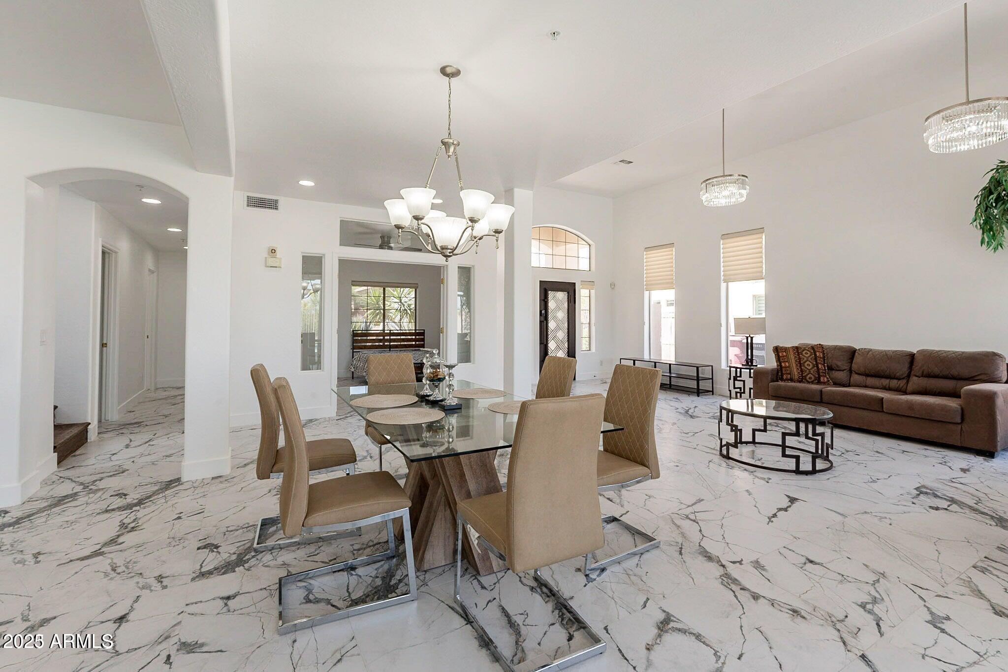 11525 E DESERT WILLOW Drive