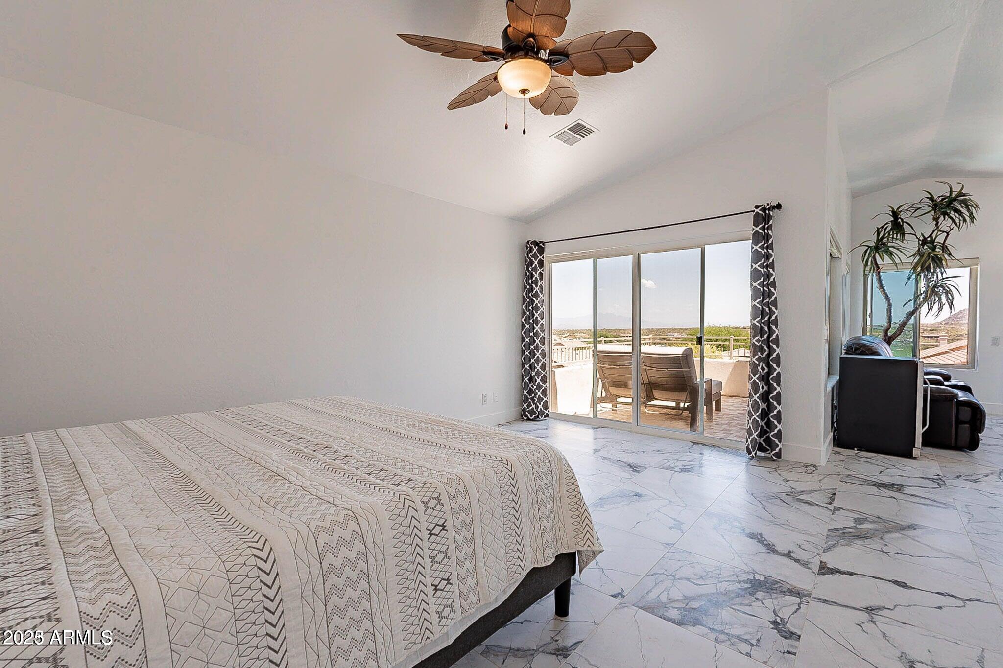 11525 E DESERT WILLOW Drive