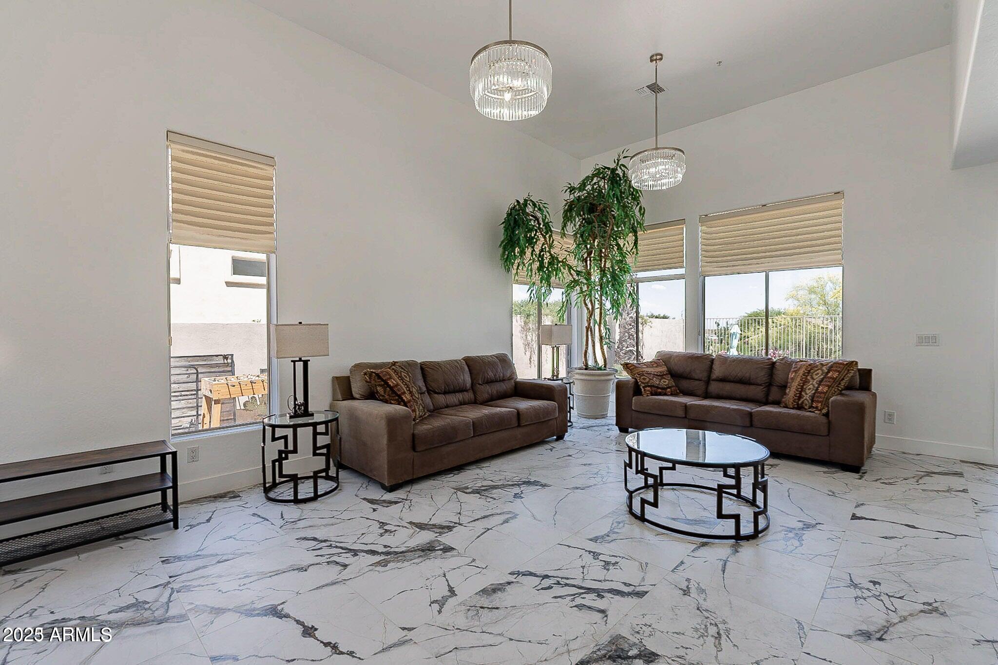 11525 E DESERT WILLOW Drive