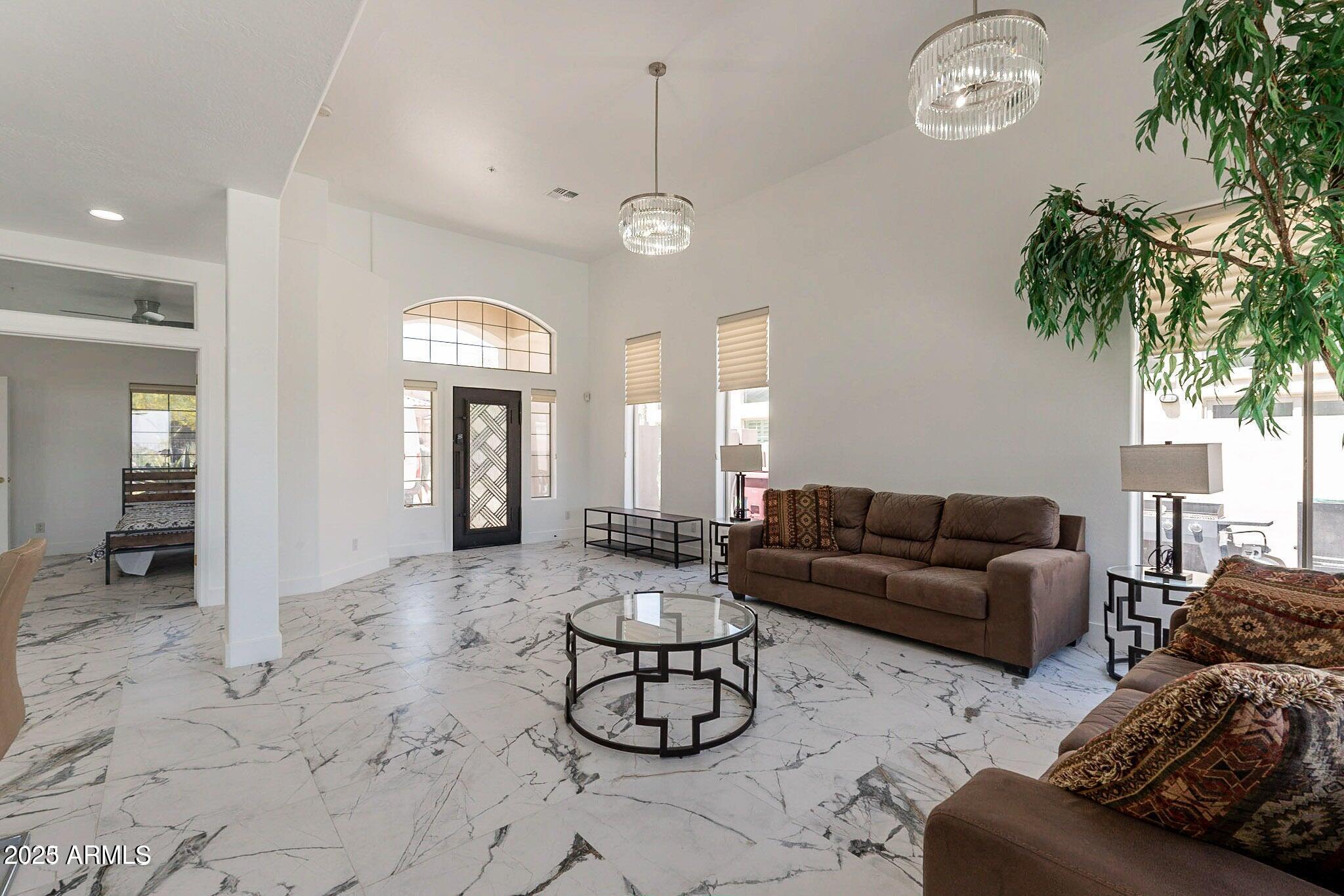 11525 E DESERT WILLOW Drive