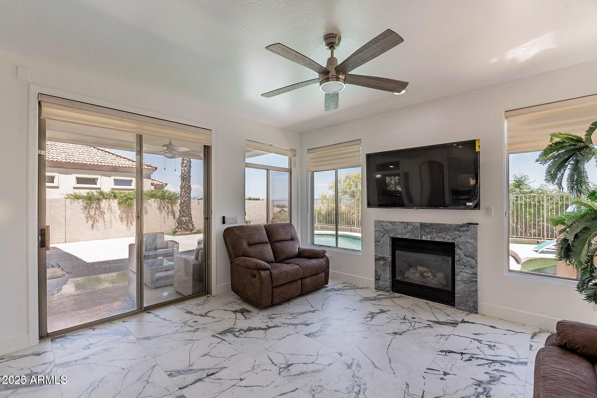 11525 E DESERT WILLOW Drive