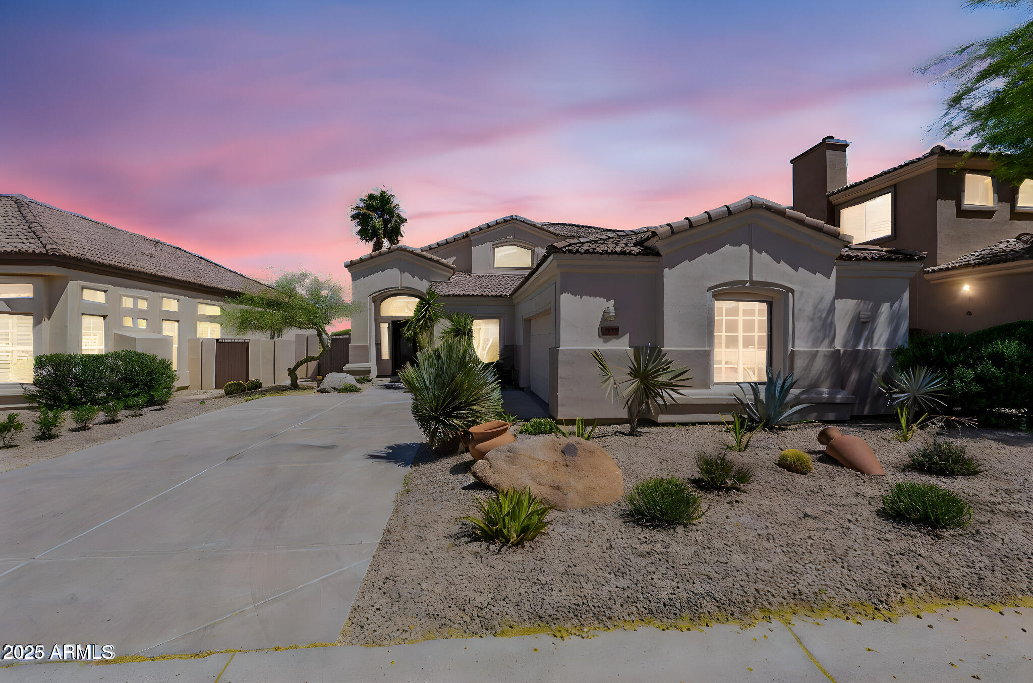 11525 E DESERT WILLOW Drive