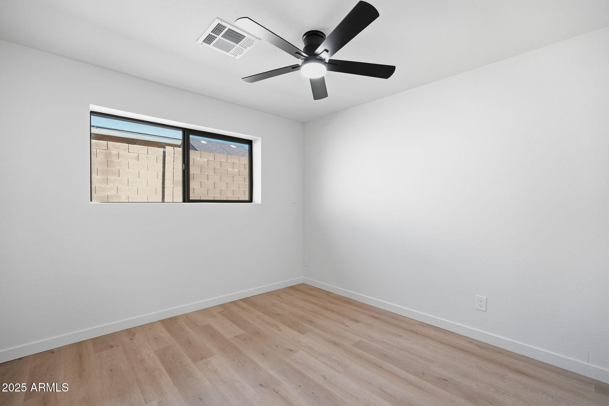 2416 E PIESTEWA PEAK Drive