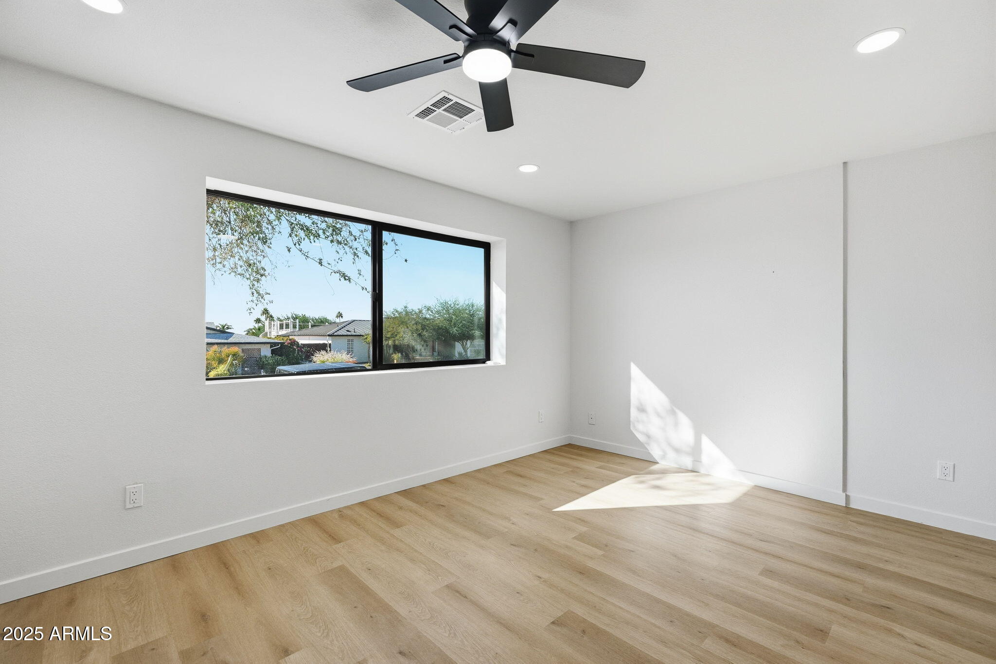 2416 E PIESTEWA PEAK Drive