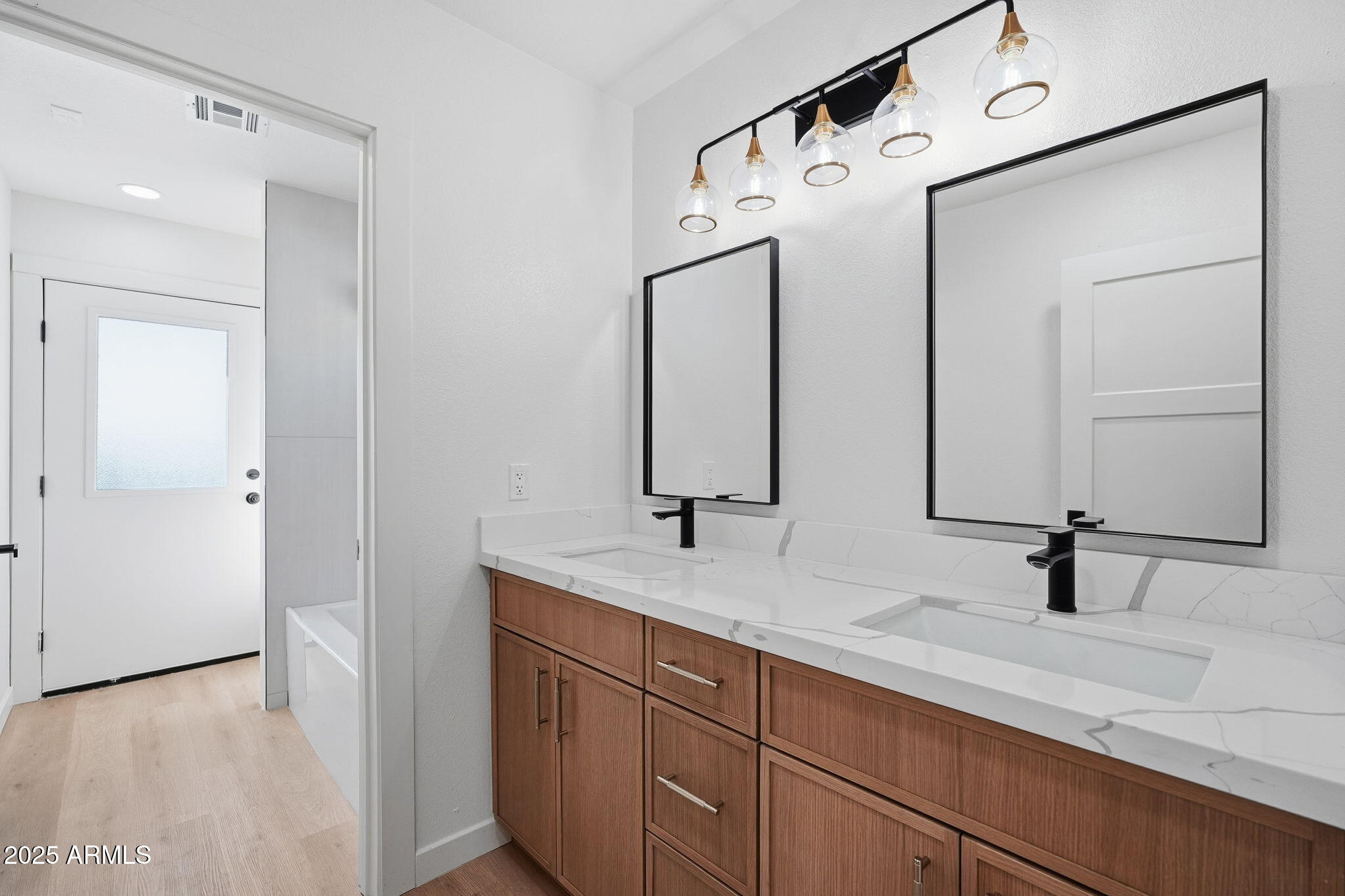 2416 E PIESTEWA PEAK Drive