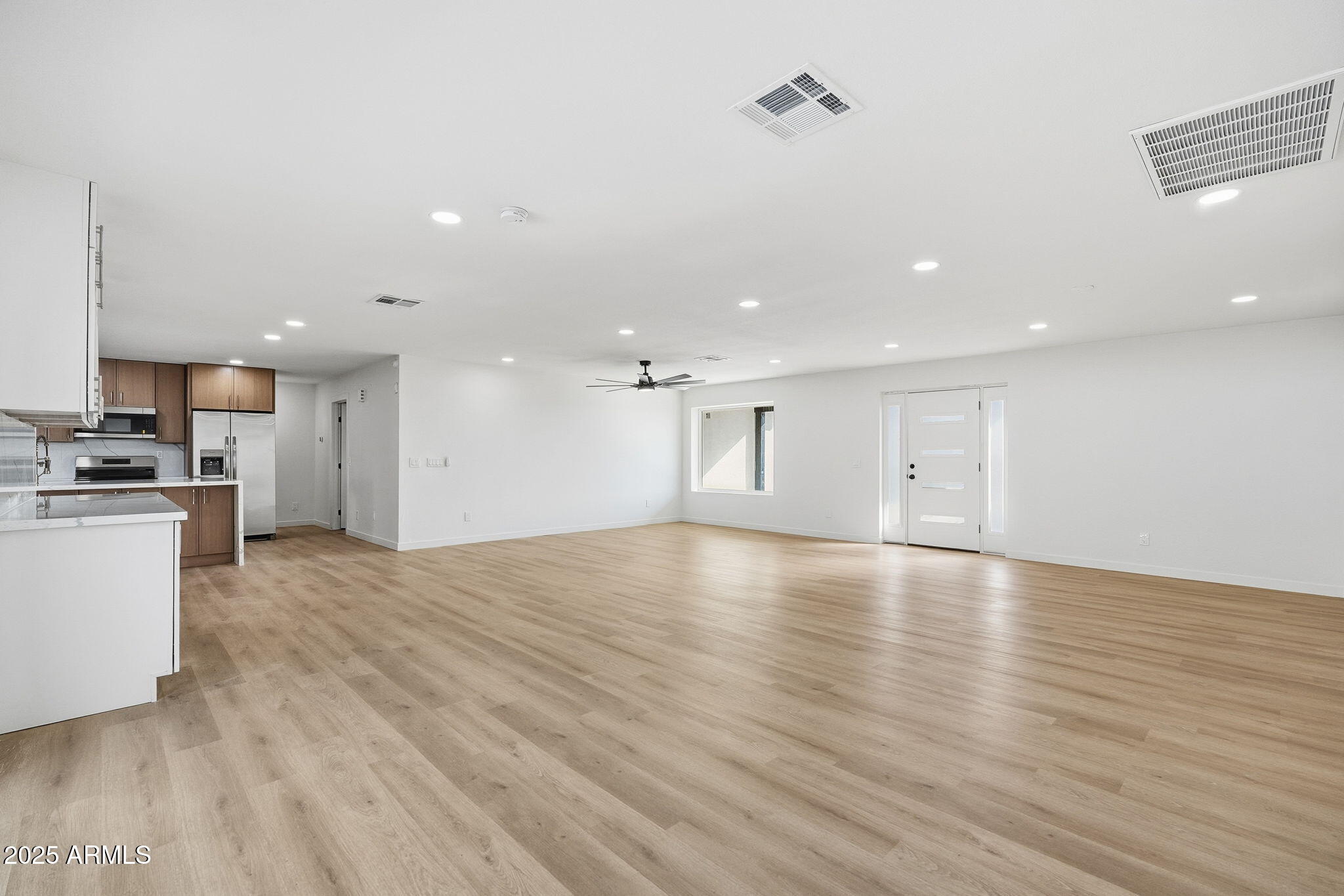 2416 E PIESTEWA PEAK Drive