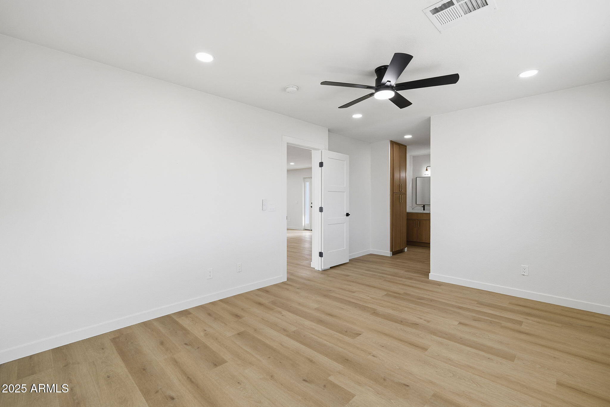 2416 E PIESTEWA PEAK Drive