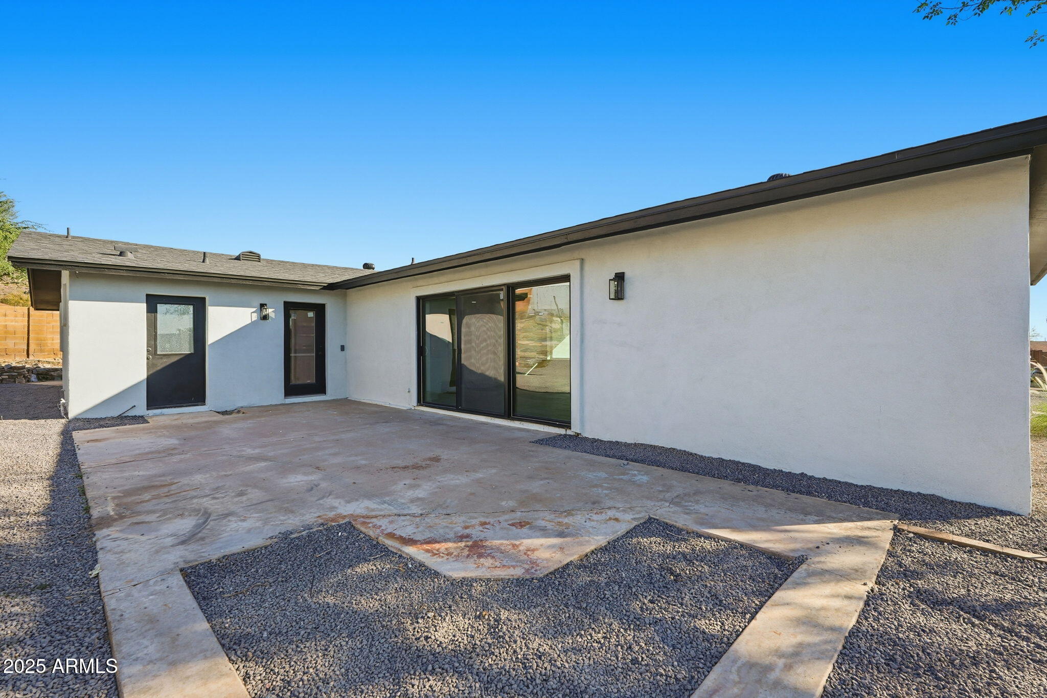 2416 E PIESTEWA PEAK Drive