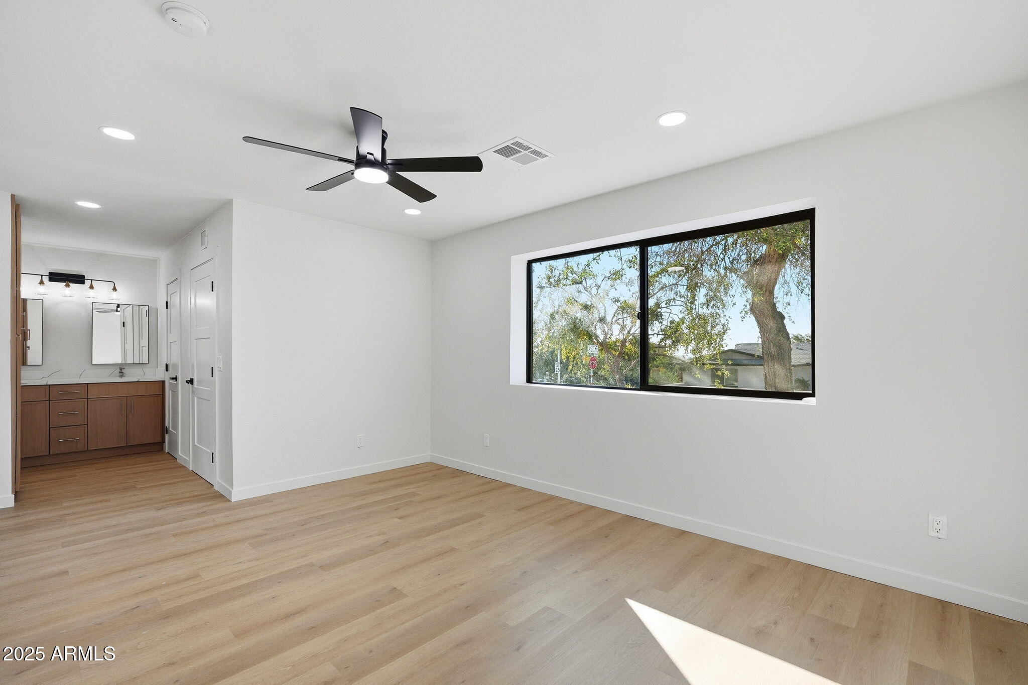 2416 E PIESTEWA PEAK Drive