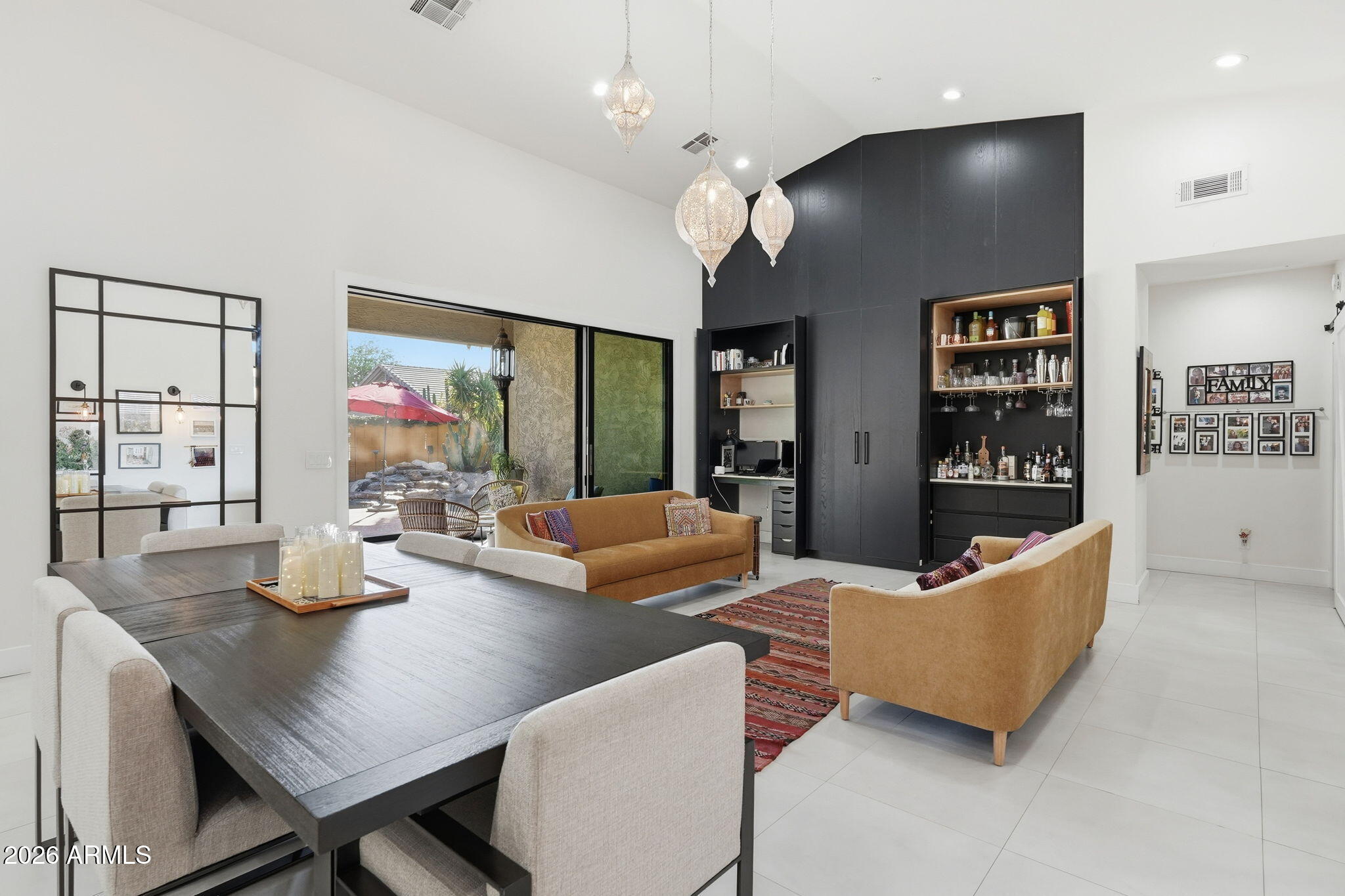 7327 E RUSTLING Pass