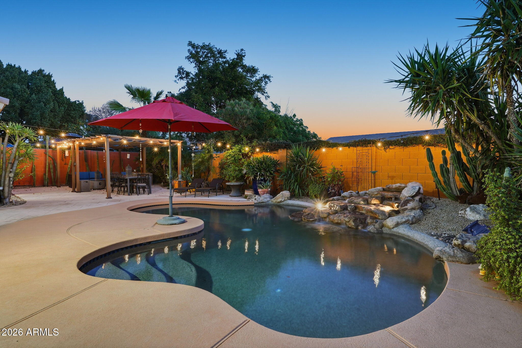 7327 E RUSTLING Pass